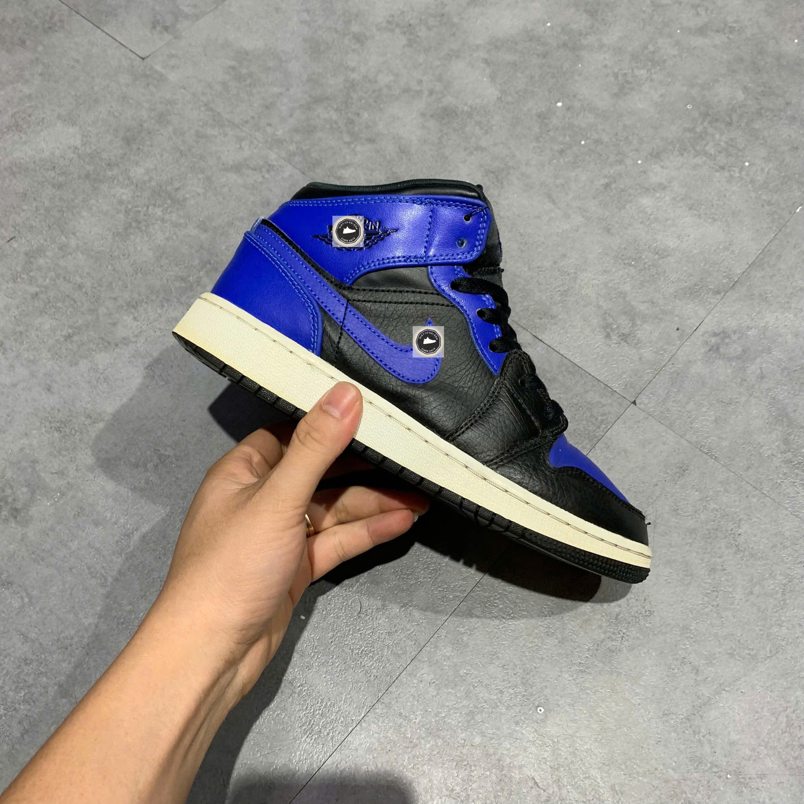 🔥 NIKE AIR JORDAN 1 MID ‘HYPER ROYAL’ – SIZE 37.5 – PVN18021 – CHÍNH HÃNG