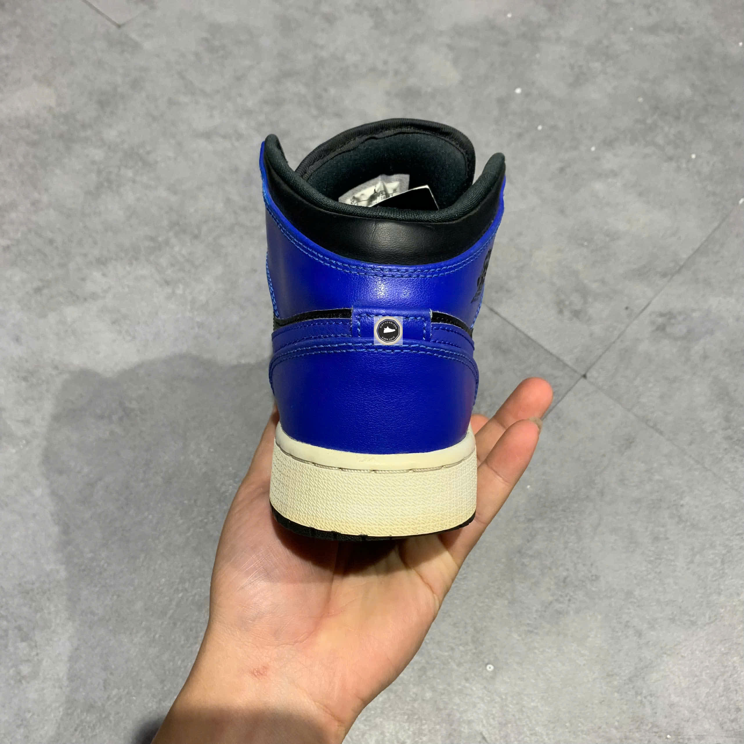 🔥 NIKE AIR JORDAN 1 MID ‘HYPER ROYAL’ – SIZE 37.5 – PVN18021 – CHÍNH HÃNG