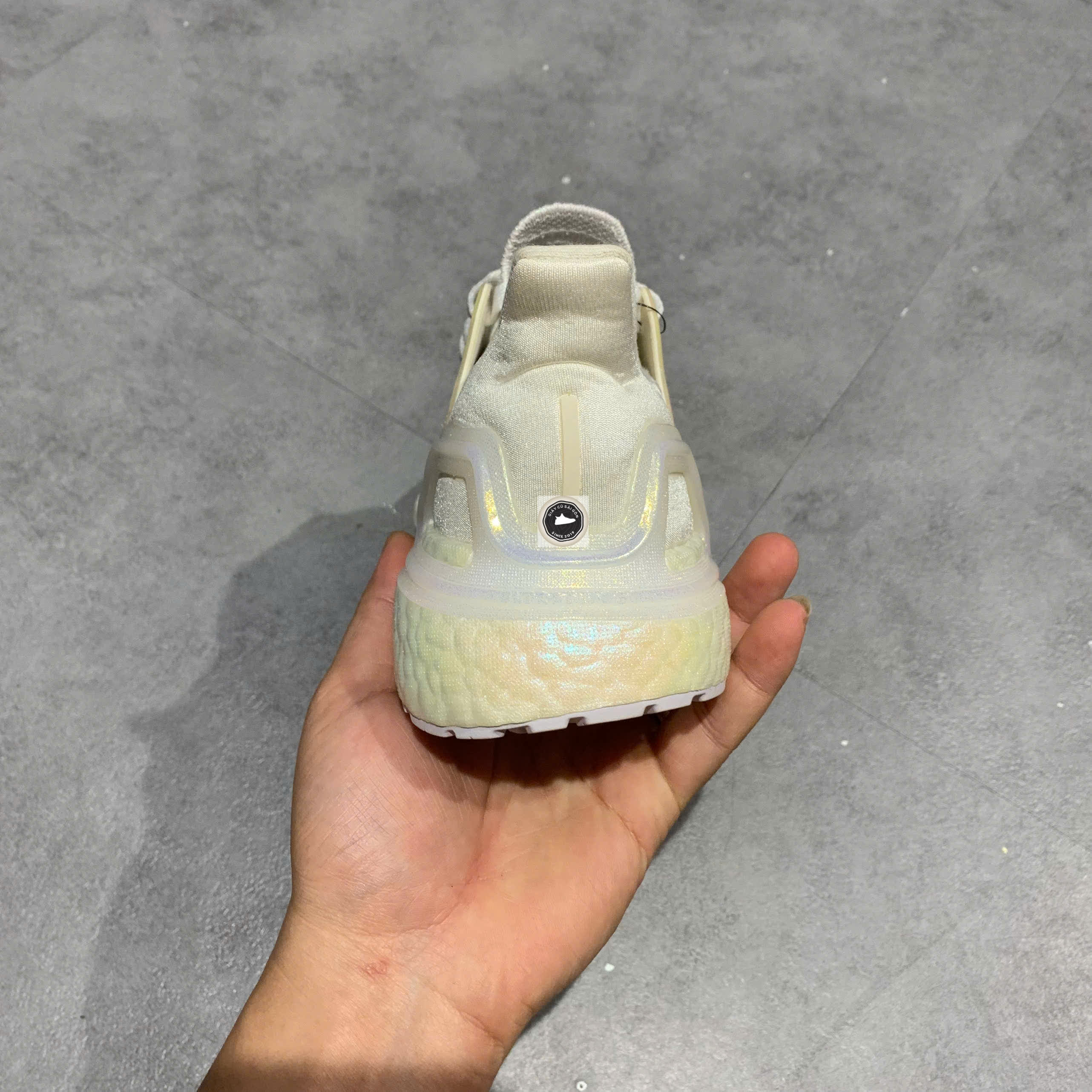 🔥 ADIDAS ULTRABOOST 20 ‘WHITE IRIDESCENT’ – SIZE 36 2/3 – PVN23051 – CHÍNH HÃNG