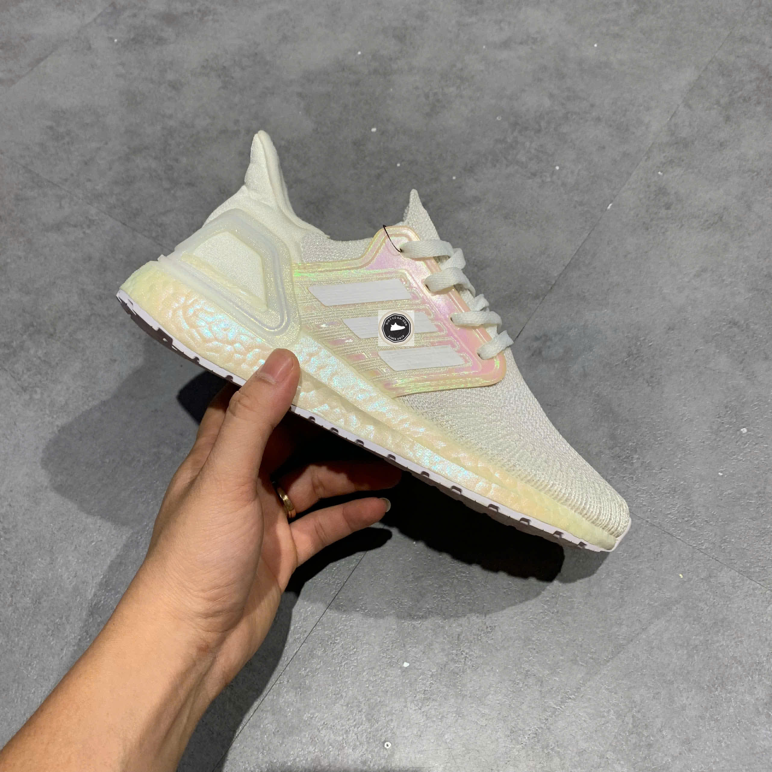 🔥 ADIDAS ULTRABOOST 20 ‘WHITE IRIDESCENT’ – SIZE 36 2/3 – PVN23051 – CHÍNH HÃNG