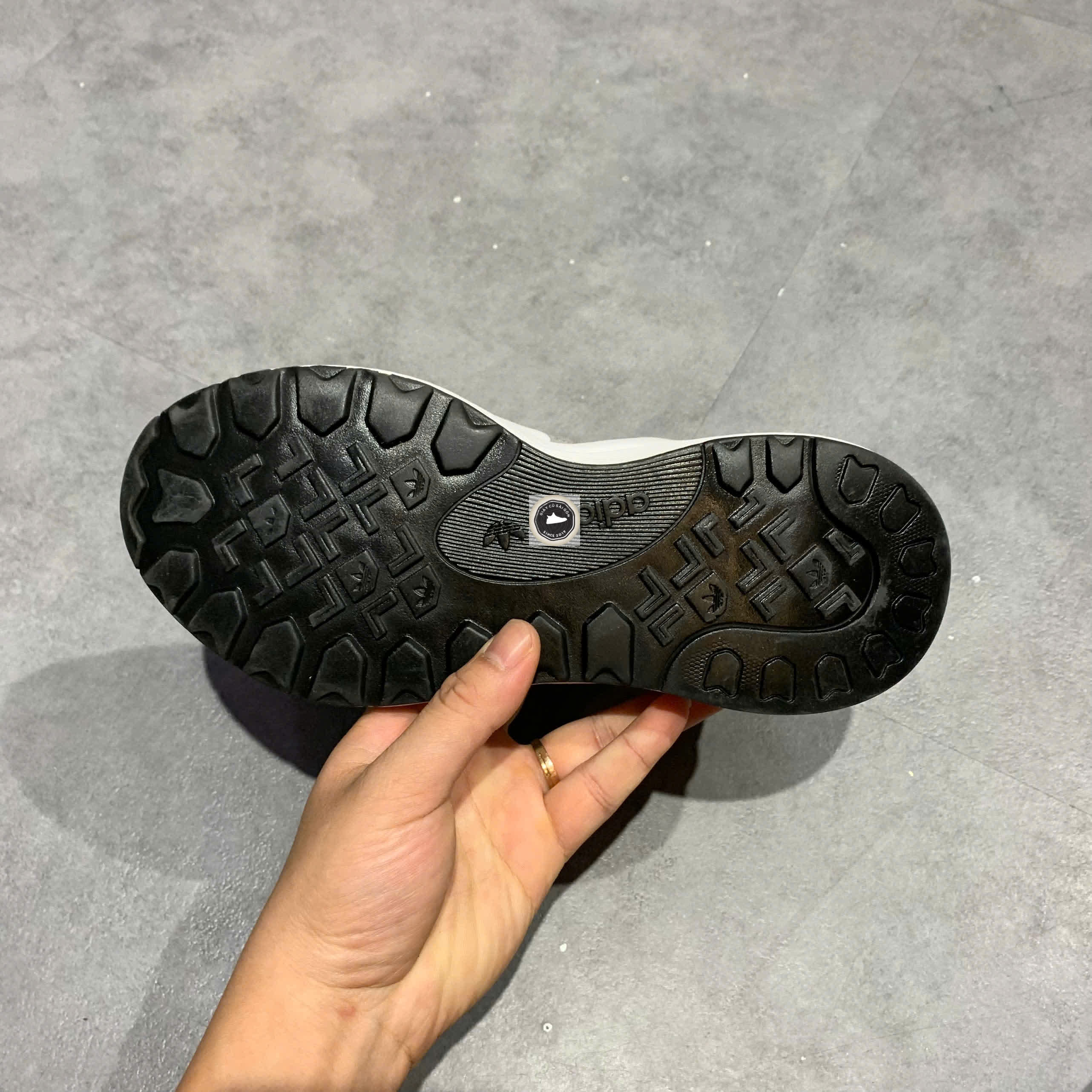 🔥 ADIDAS RETROPY ADISUPER – SIZE 36 – PVN23070 – CHÍNH HÃNG