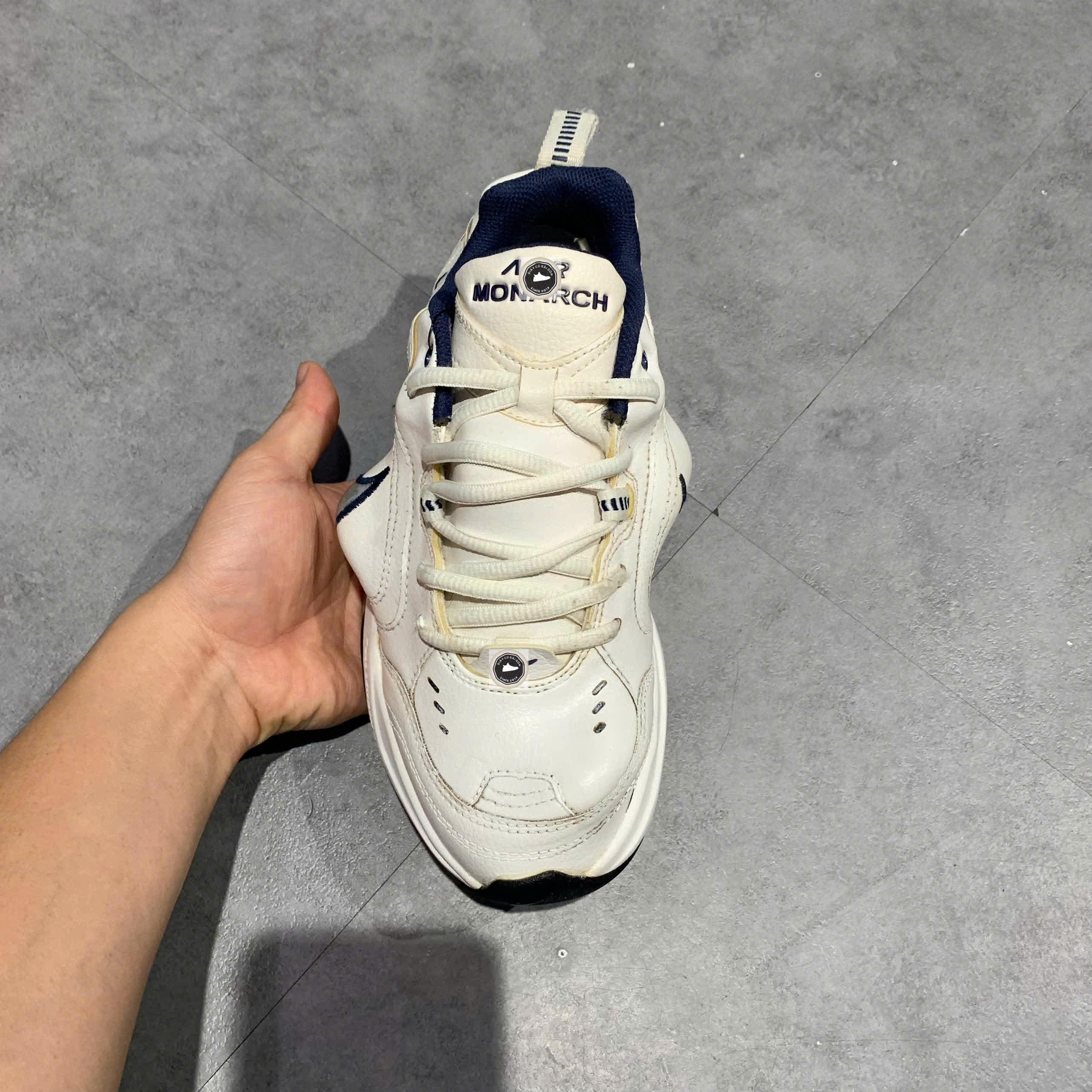 [Martine Rose x Nike Air Monarch IV White Navy] - AT3147 100 - Size 36 - GIÀY 2HAND CHÍNH HÃNG 22951