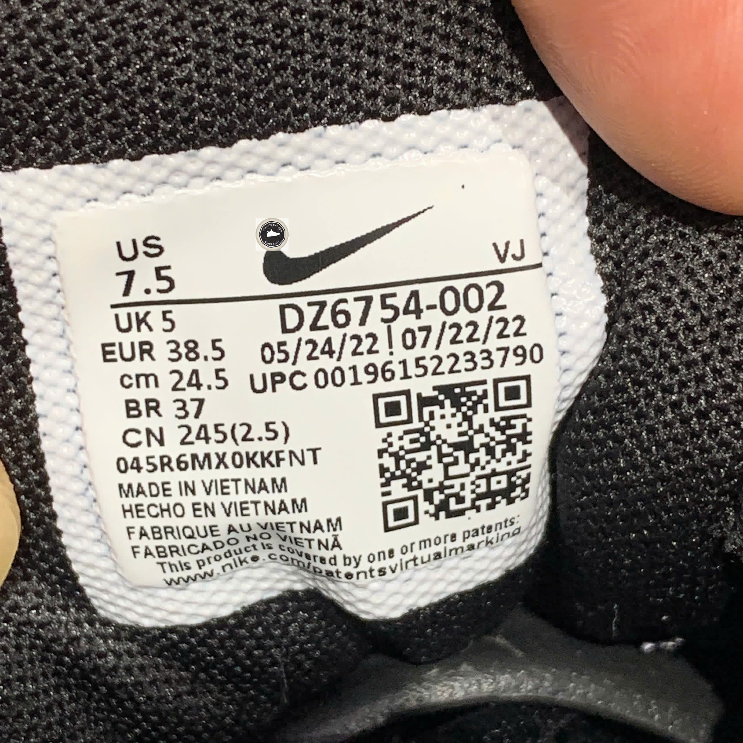 🔥 NIKE AIR MAX BLISS ‘BLACK / OIL GREY / IRON GREY / METALLIC SILVER’ – SIZE 38.5 – PVN22914 – CHÍNH HÃNG