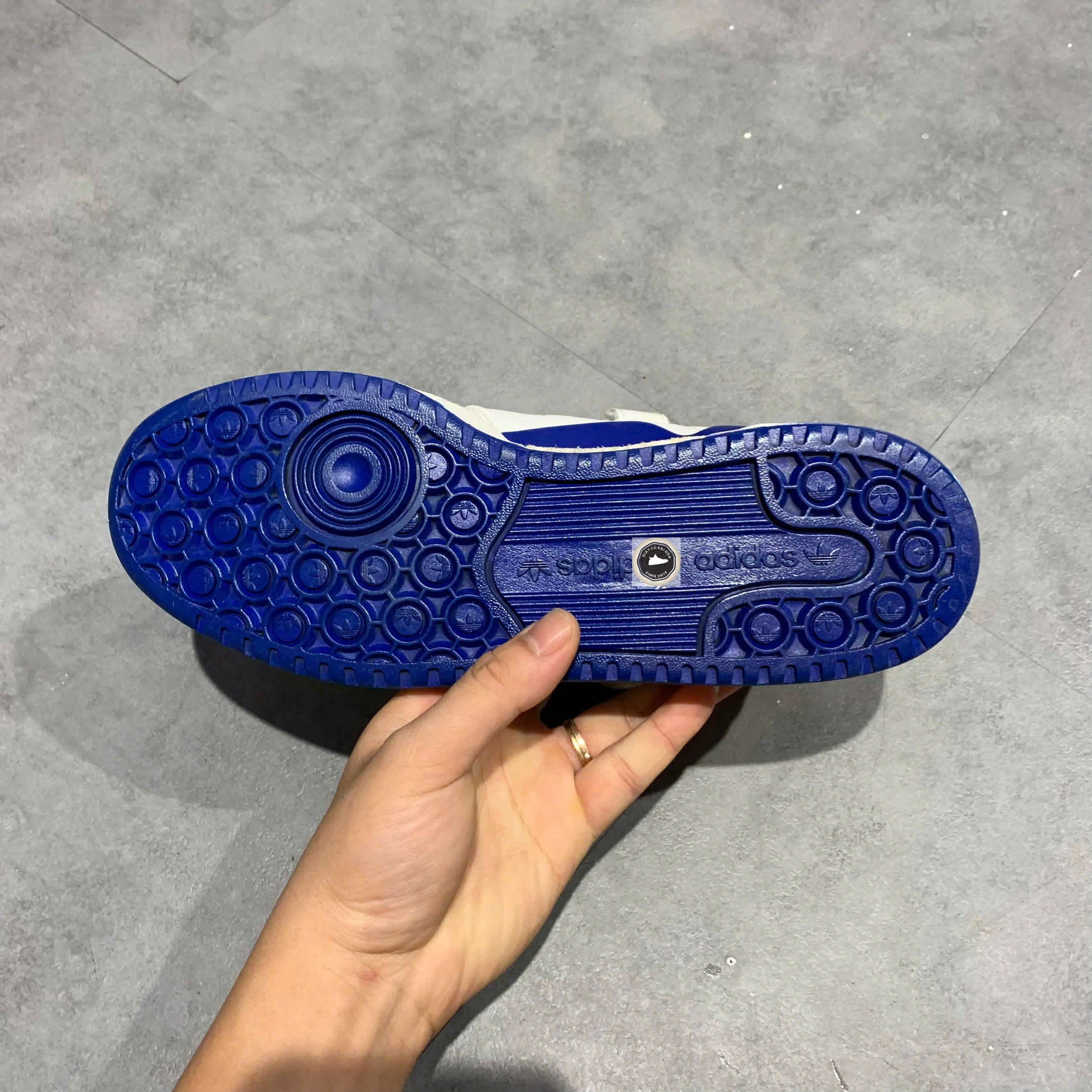 🔥 ADIDAS FORUM LOW ‘WHITE / ROYAL BLUE’ – SIZE 39 1/3 – PVN22999 – CHÍNH HÃNG