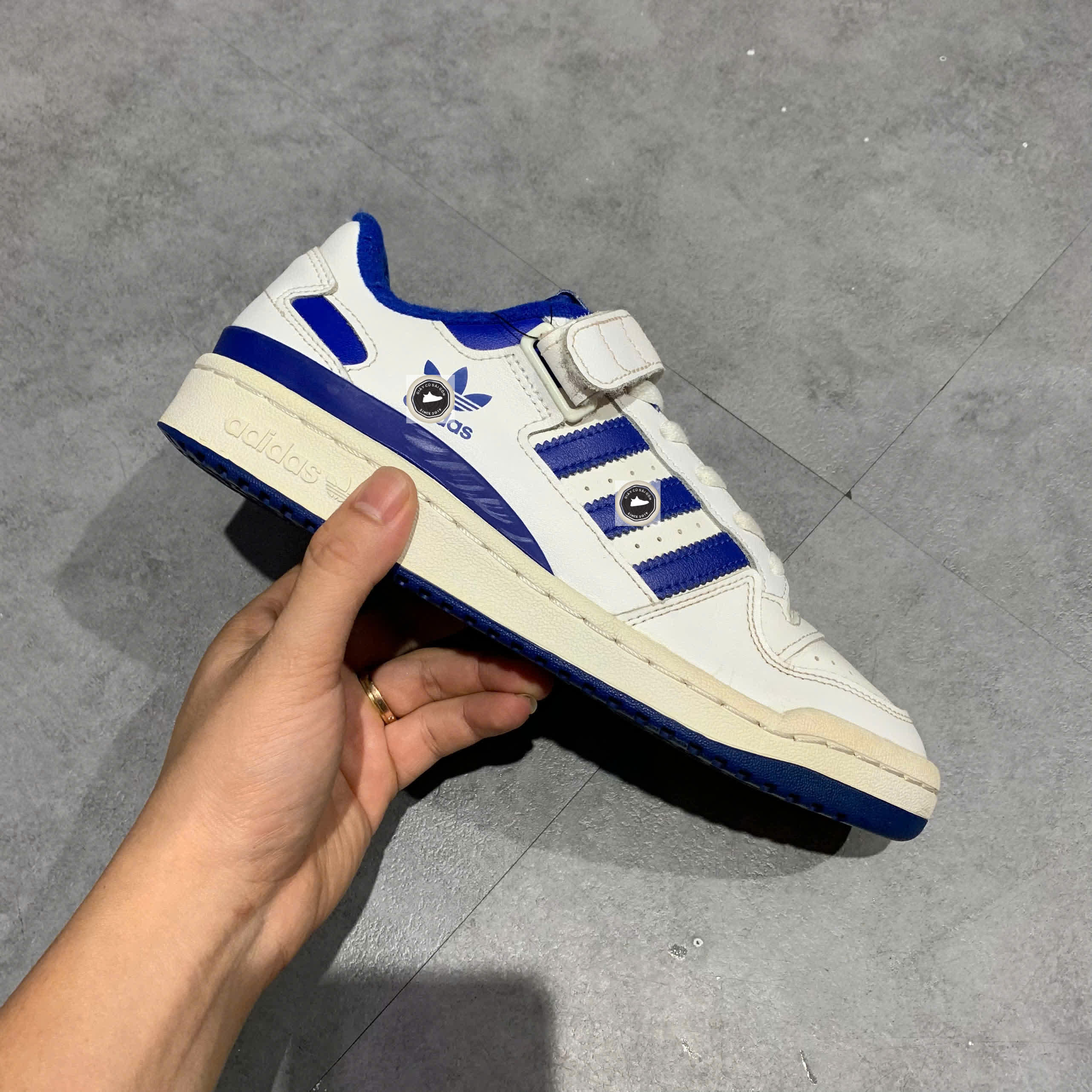 🔥 ADIDAS FORUM LOW ‘WHITE / ROYAL BLUE’ – SIZE 39 1/3 – PVN22999 – CHÍNH HÃNG