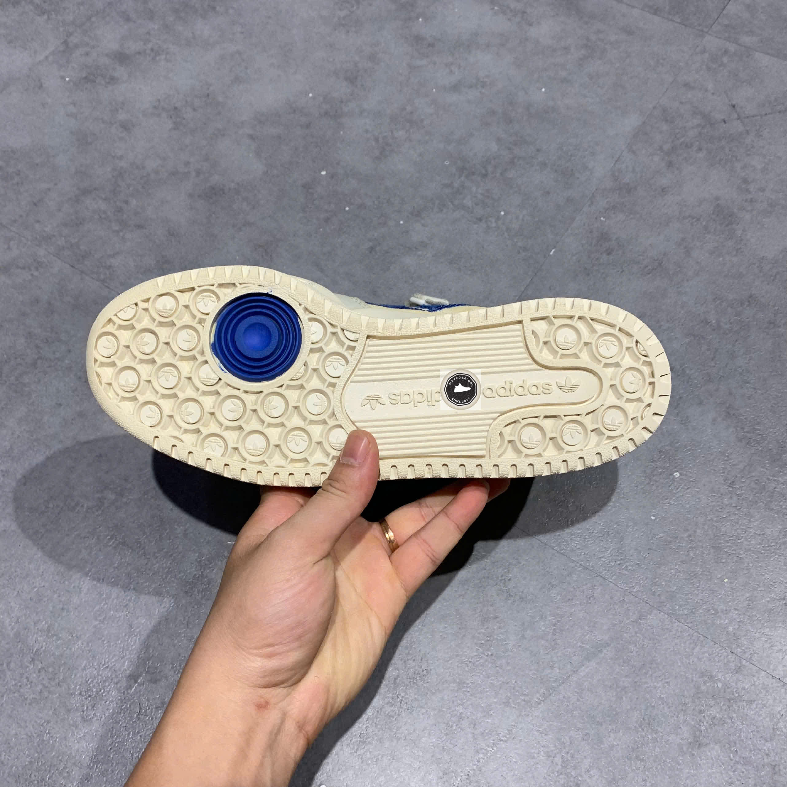 🔥 ADIDAS FORUM 84 LOW ‘WHITE/BLUE’ – SIZE 38 – PVN22958 – CHÍNH HÃNG