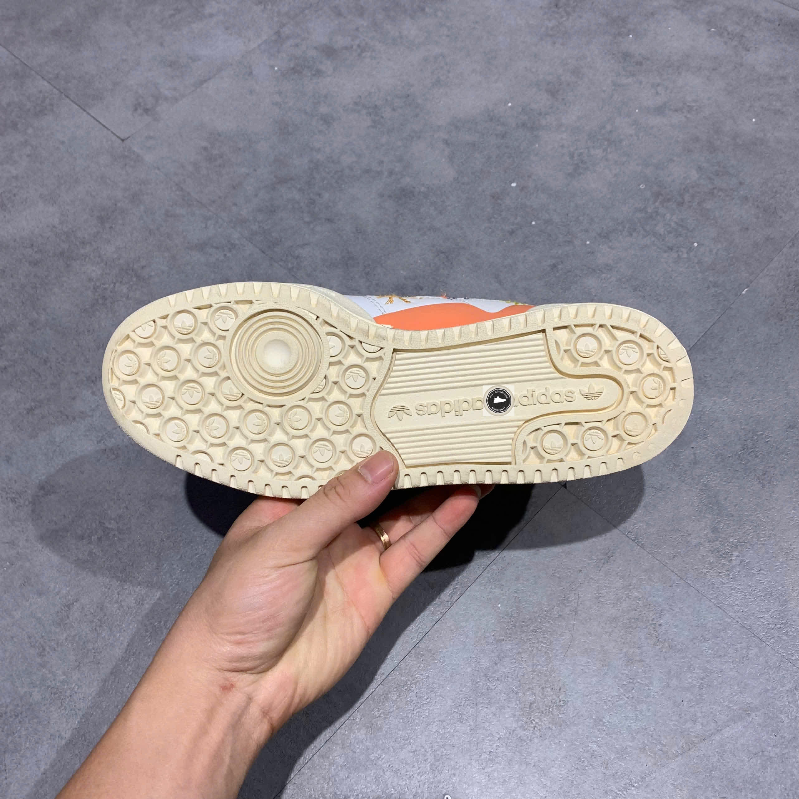 🔥 ADIDAS FORUM LOW ‘PRIDE PACK LOVE UNITES’ – SIZE 37 1/3 – PVN22938 – CHÍNH HÃNG