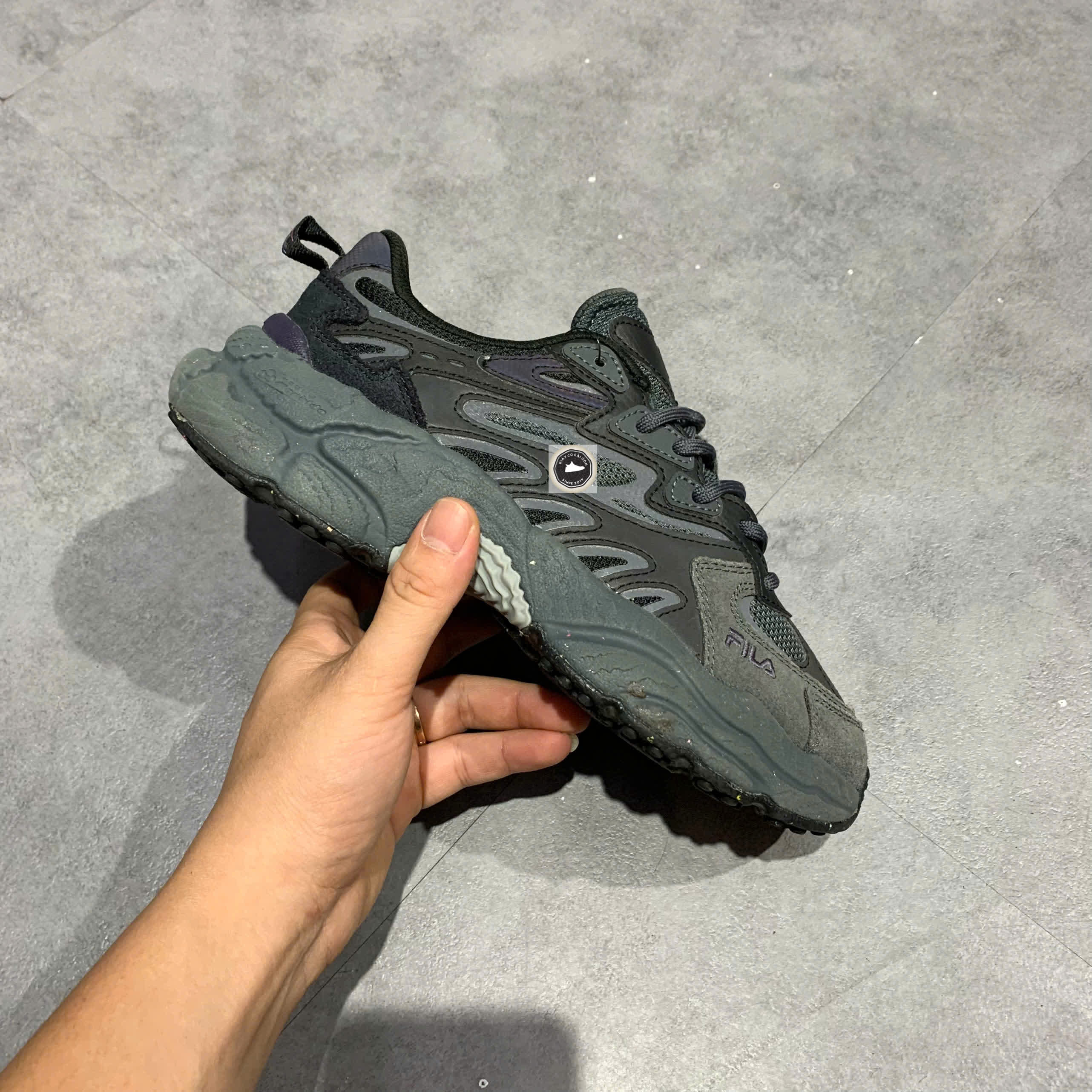 🔥 Fila Fern Sneakers Black Green – SIZE 36.5 – PVN23032 – CHÍNH HÃNG