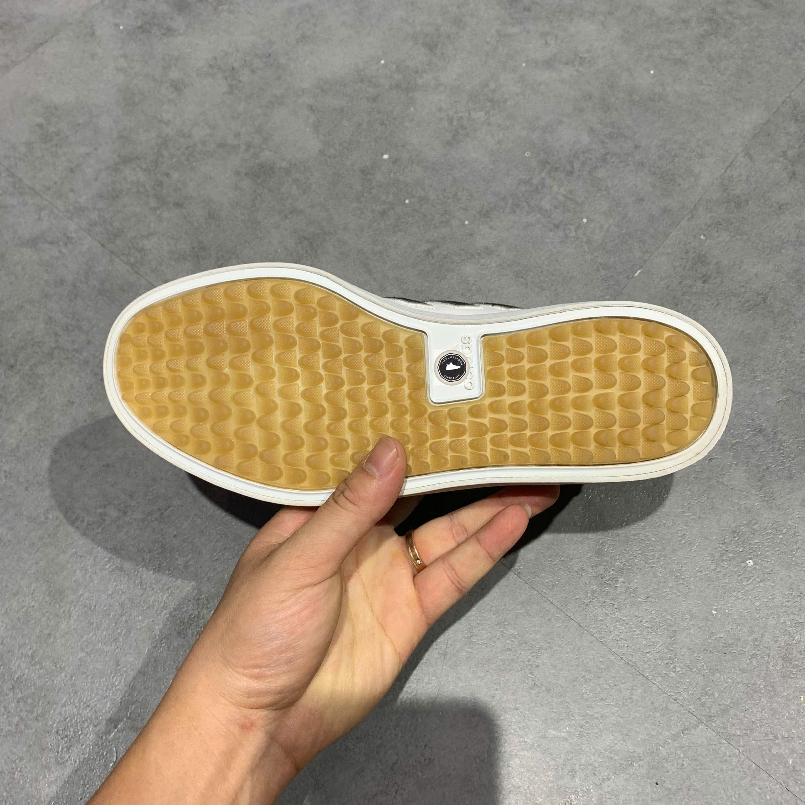 🔥 ADIDAS RETROCROSS 24 SPIKELESS GOLF ‘WHITE/BLACK/GUM’ – SIZE 36 2/3 – PVN23049 – CHÍNH HÃNG