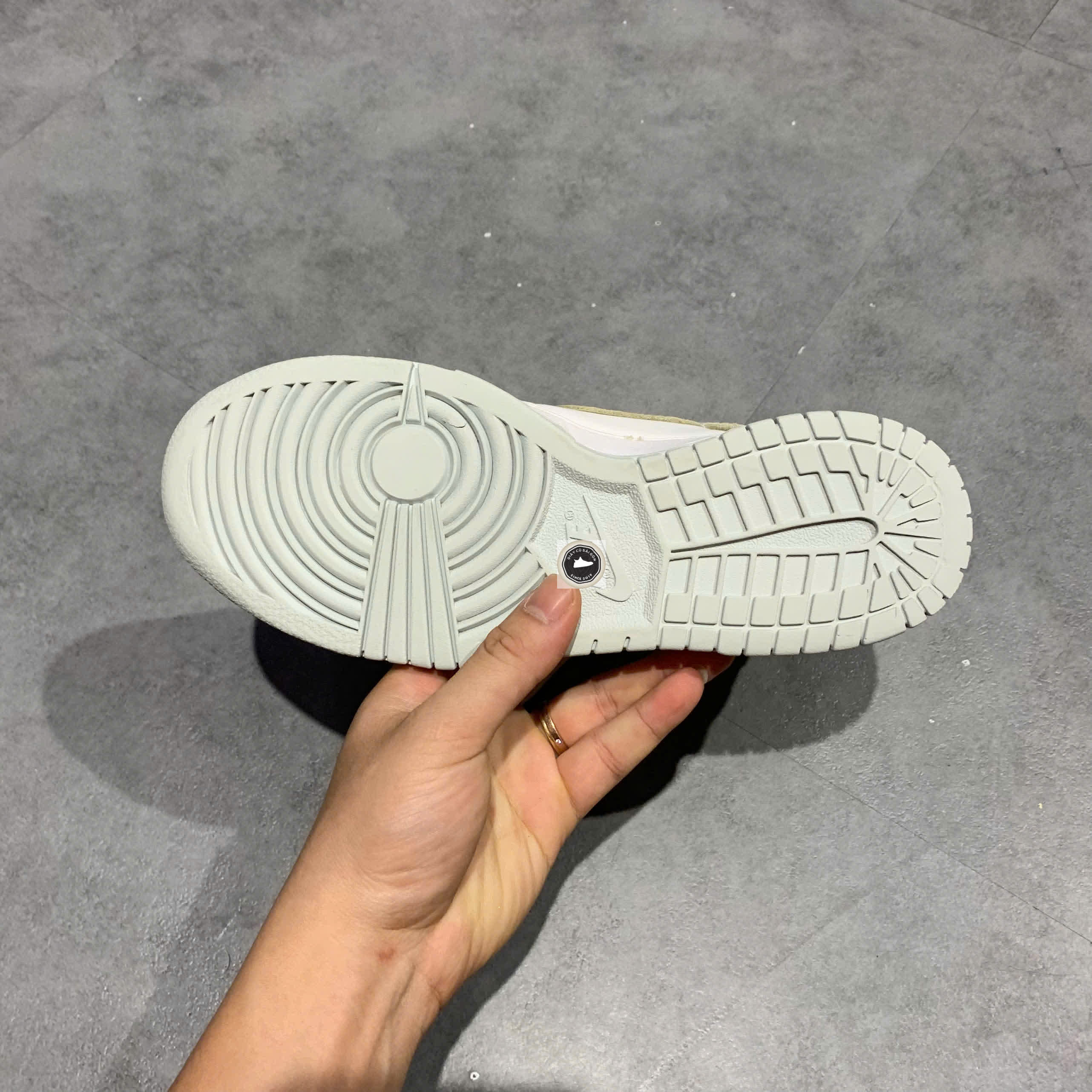 🔥 Nike Dunk Low GS 'White Pure Platinum' – SIZE 37.5 – PVN22966 – CHÍNH HÃNG