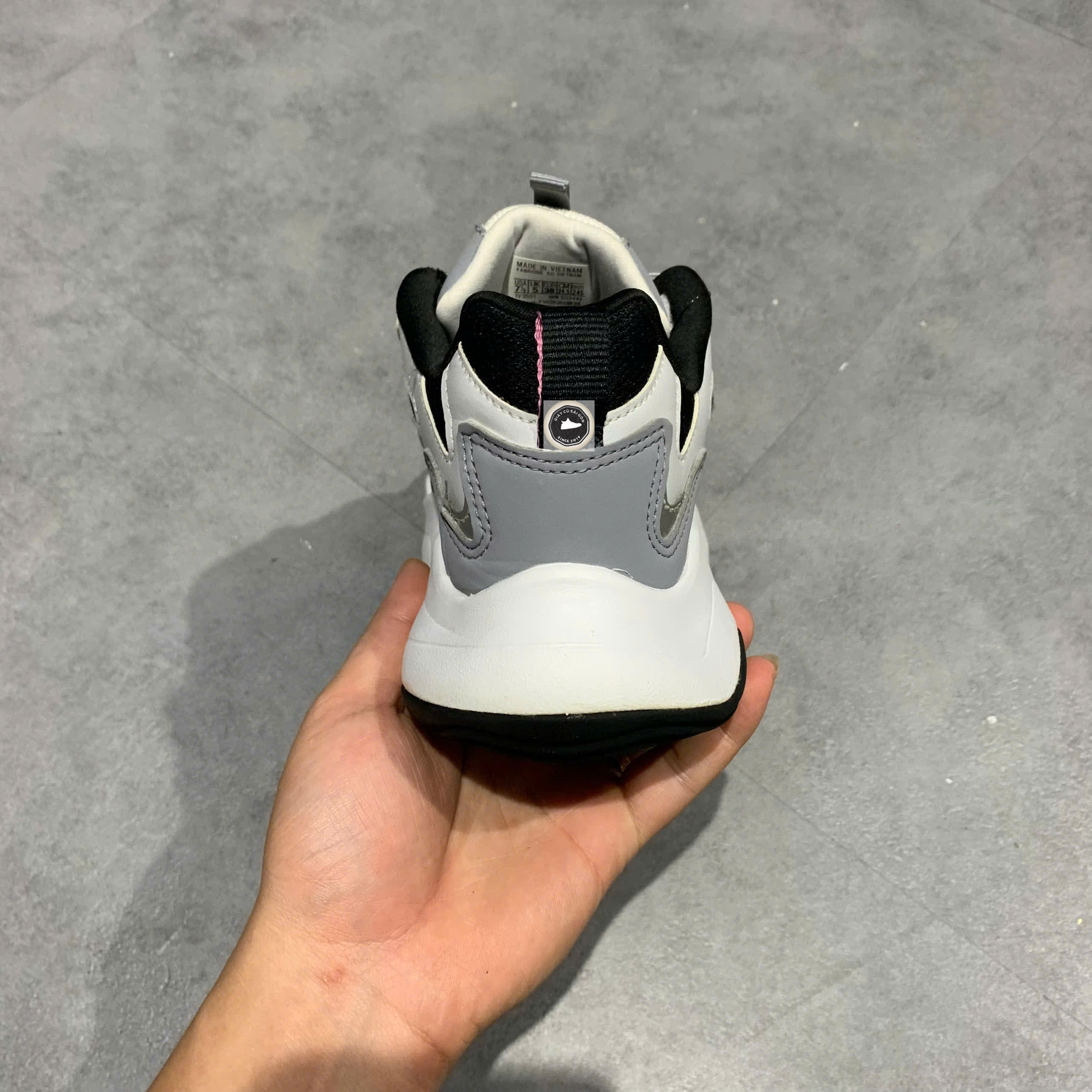 🔥 REEBOK CLASSIC NYLON ‘LIGHT GREY / WHITE’ – SIZE 38 – PVN23052 – CHÍNH HÃNG