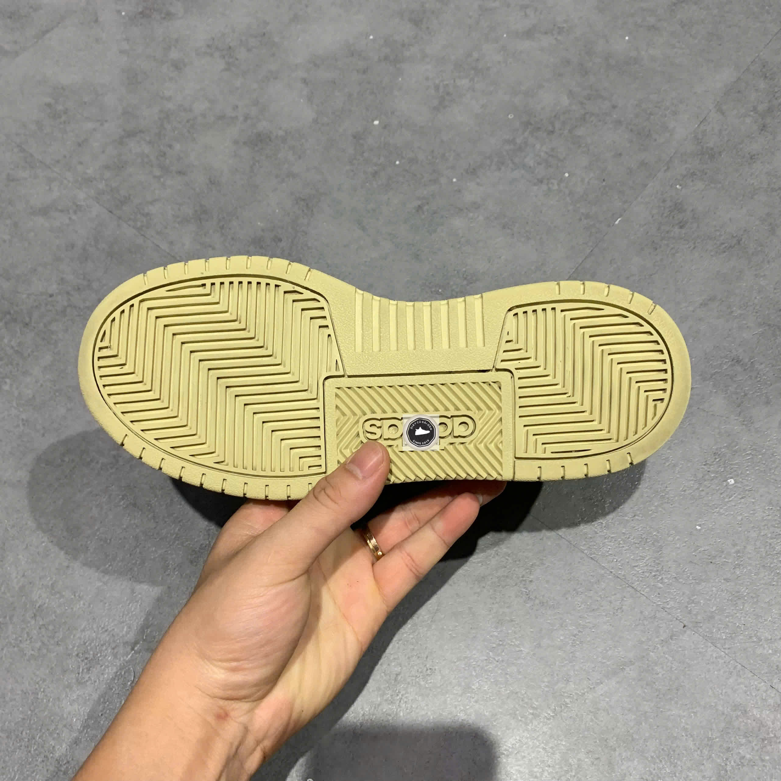 🔥 ADIDAS ENTRAP ‘BEIGE’ – SIZE 36 2/3 – PVN23054 – CHÍNH HÃNG