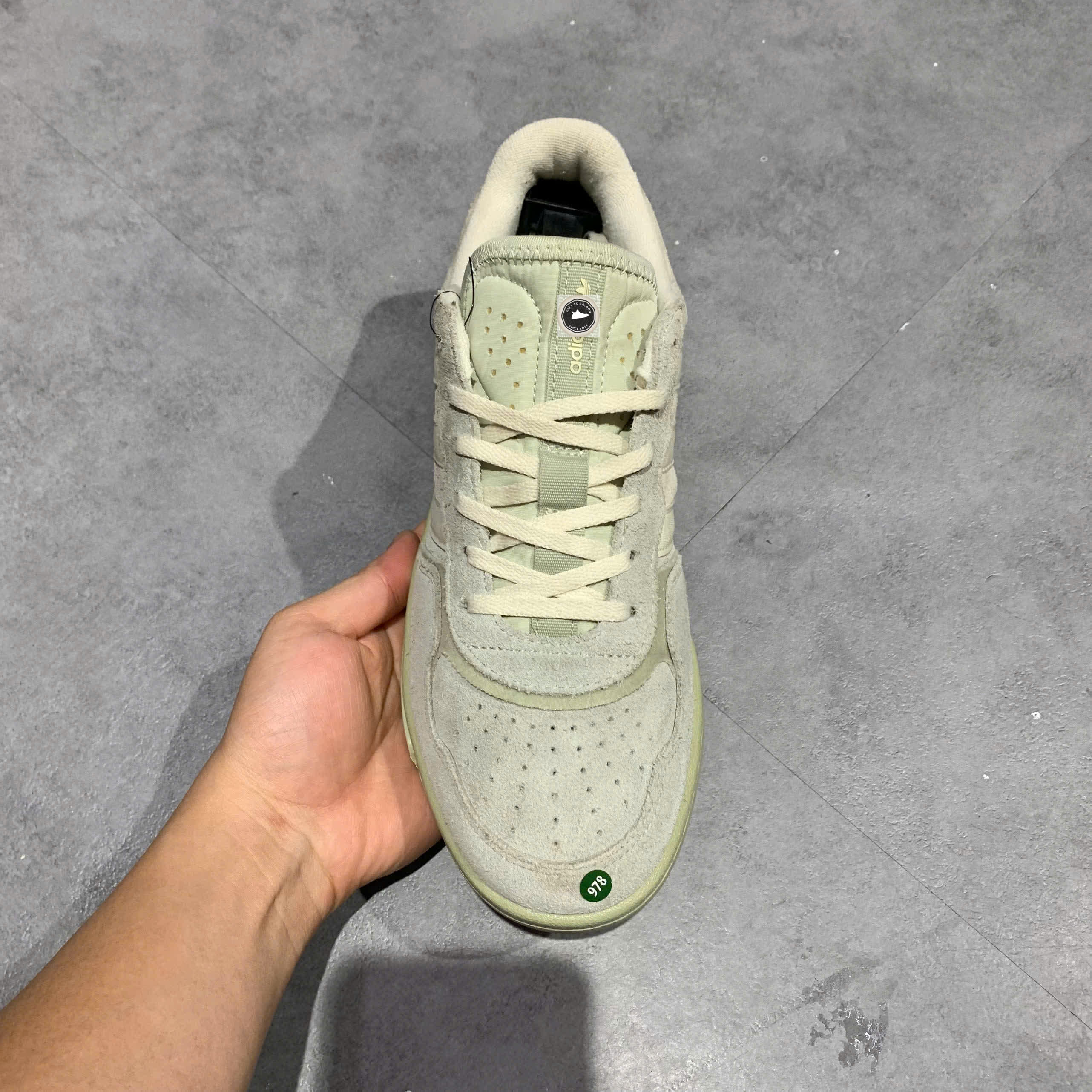 🔥 ADIDAS COURTIC ‘GREEN / WHITE’ – SIZE 40 2/3 – PVN22838 – CHÍNH HÃNG