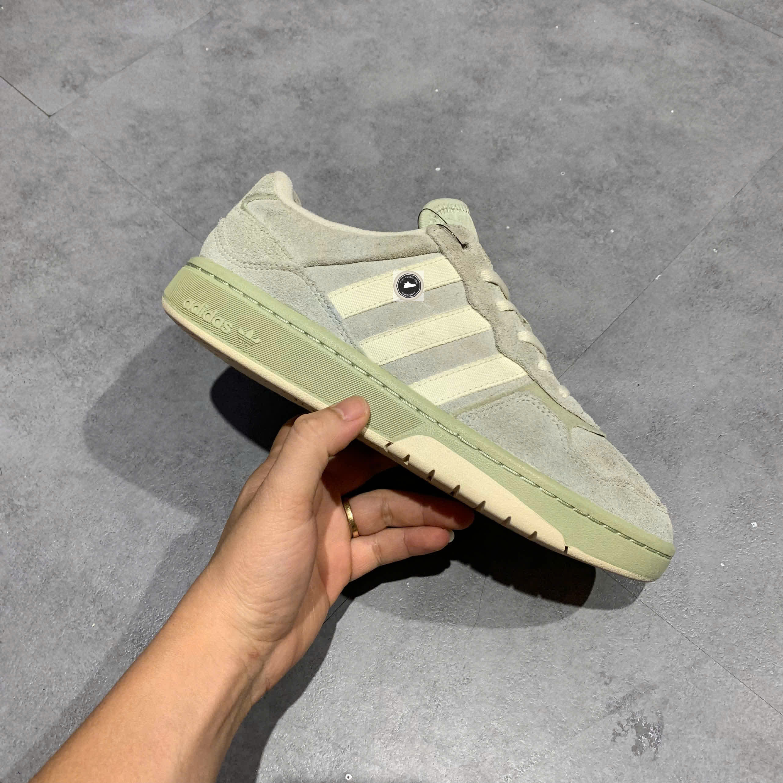 🔥 ADIDAS COURTIC ‘GREEN / WHITE’ – SIZE 40 2/3 – PVN22838 – CHÍNH HÃNG