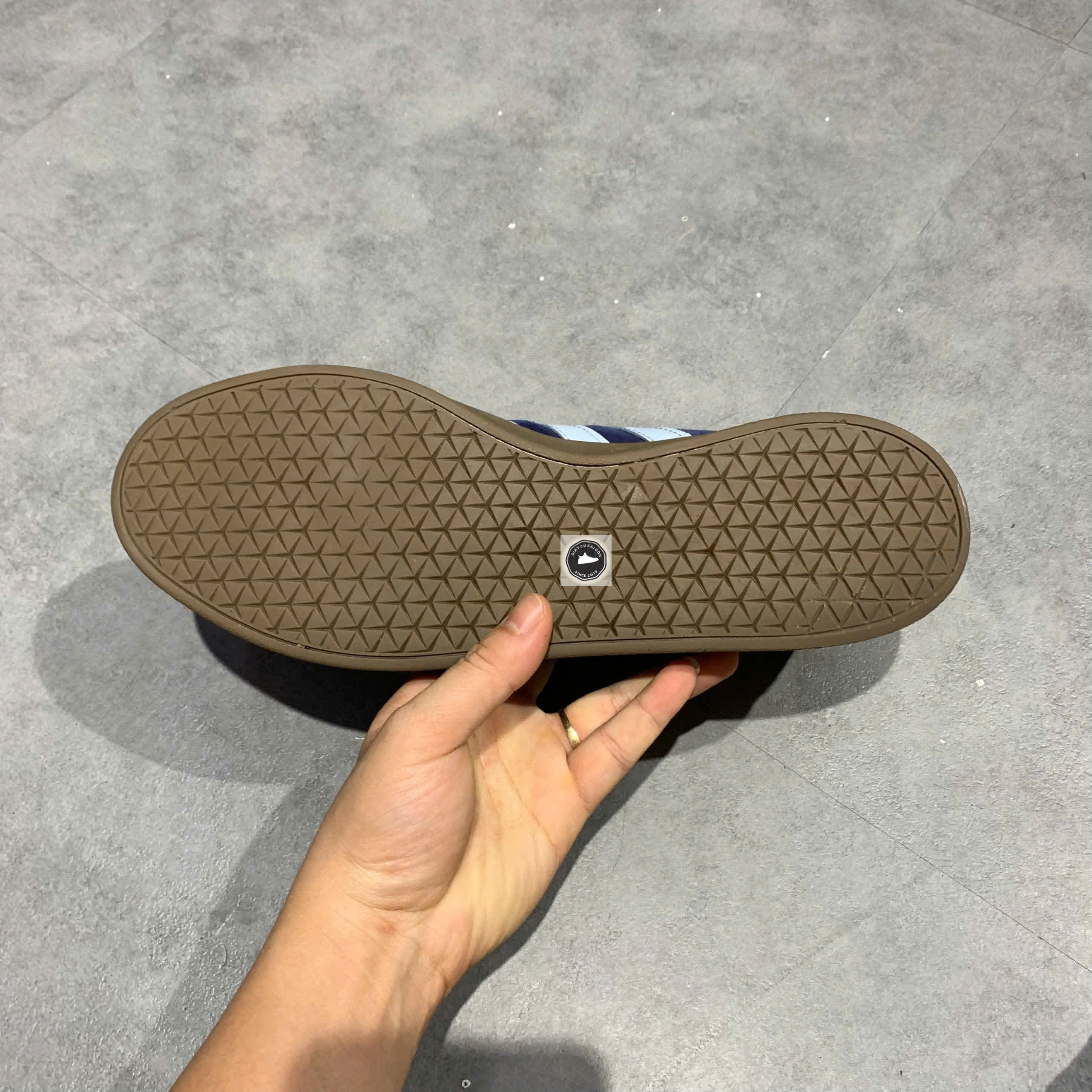 ADIDAS VL COURT 2.0 ‘NAVY / GUM’ – SIZE 44 – PVN23084 – CHÍNH HÃNG