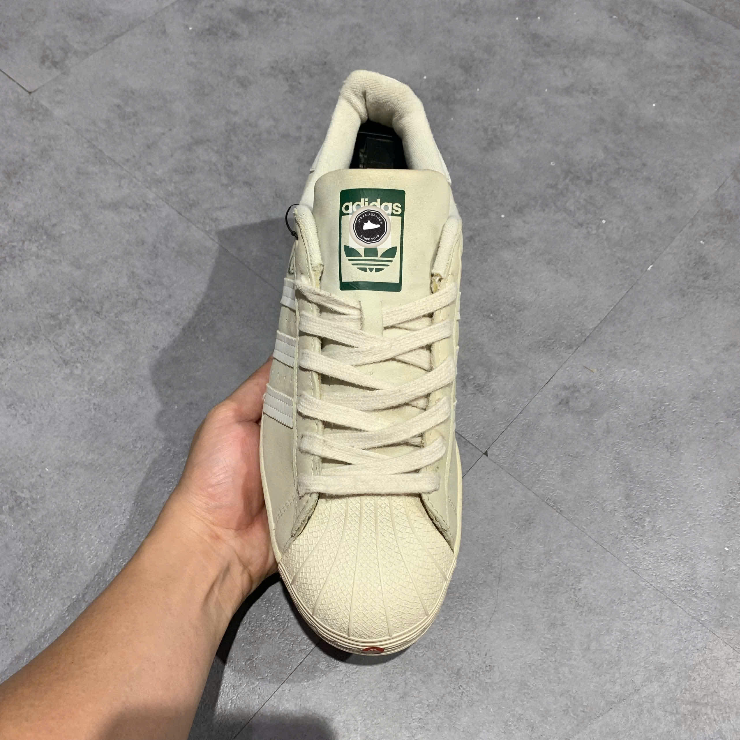 🔥 ADIDAS SUPERSTAR ‘OFF WHITE / DARK GREEN’ – SIZE 44 – PVN22903 – CHÍNH HÃNG