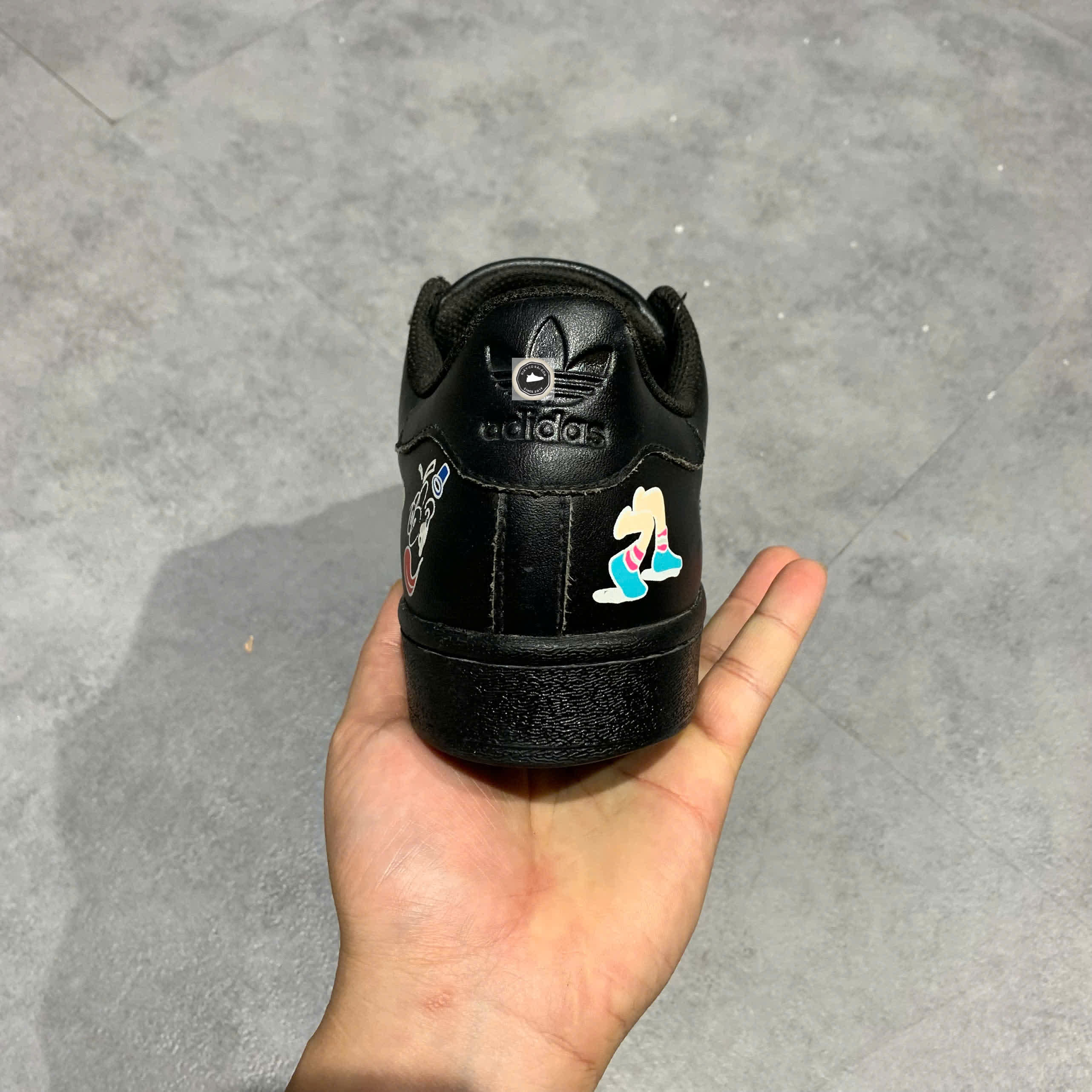 🔥 ADIDAS SUPERSTAR ‘COMIC ART’ – SIZE 42 ⅔ – PVN23572 – CHÍNH HÃNG