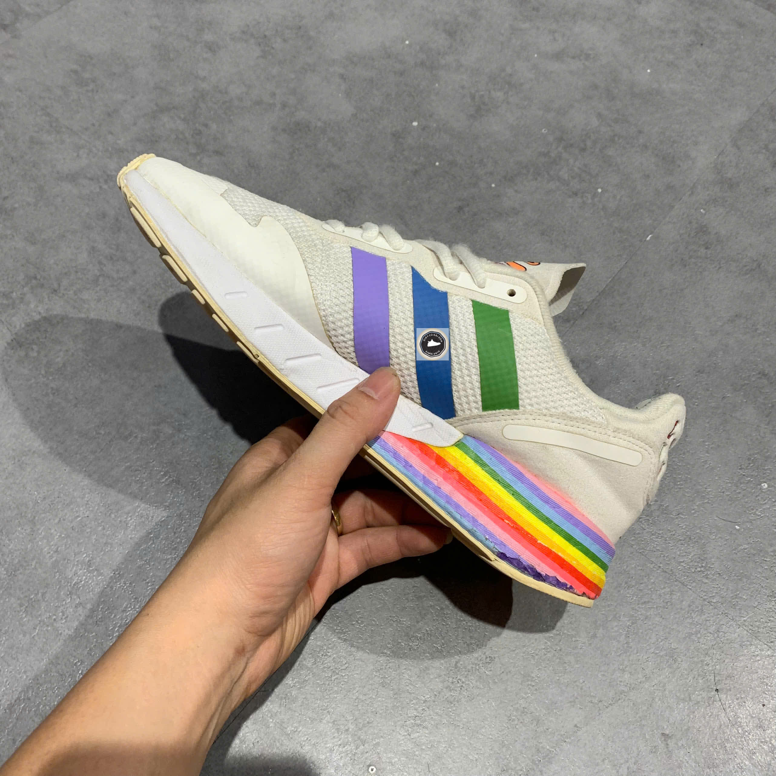 🔥 ADIDAS ZX 1K BOOST ‘PRIDE’ – SIZE 40 2/3 – PVN23344 – CHÍNH HÃNG
