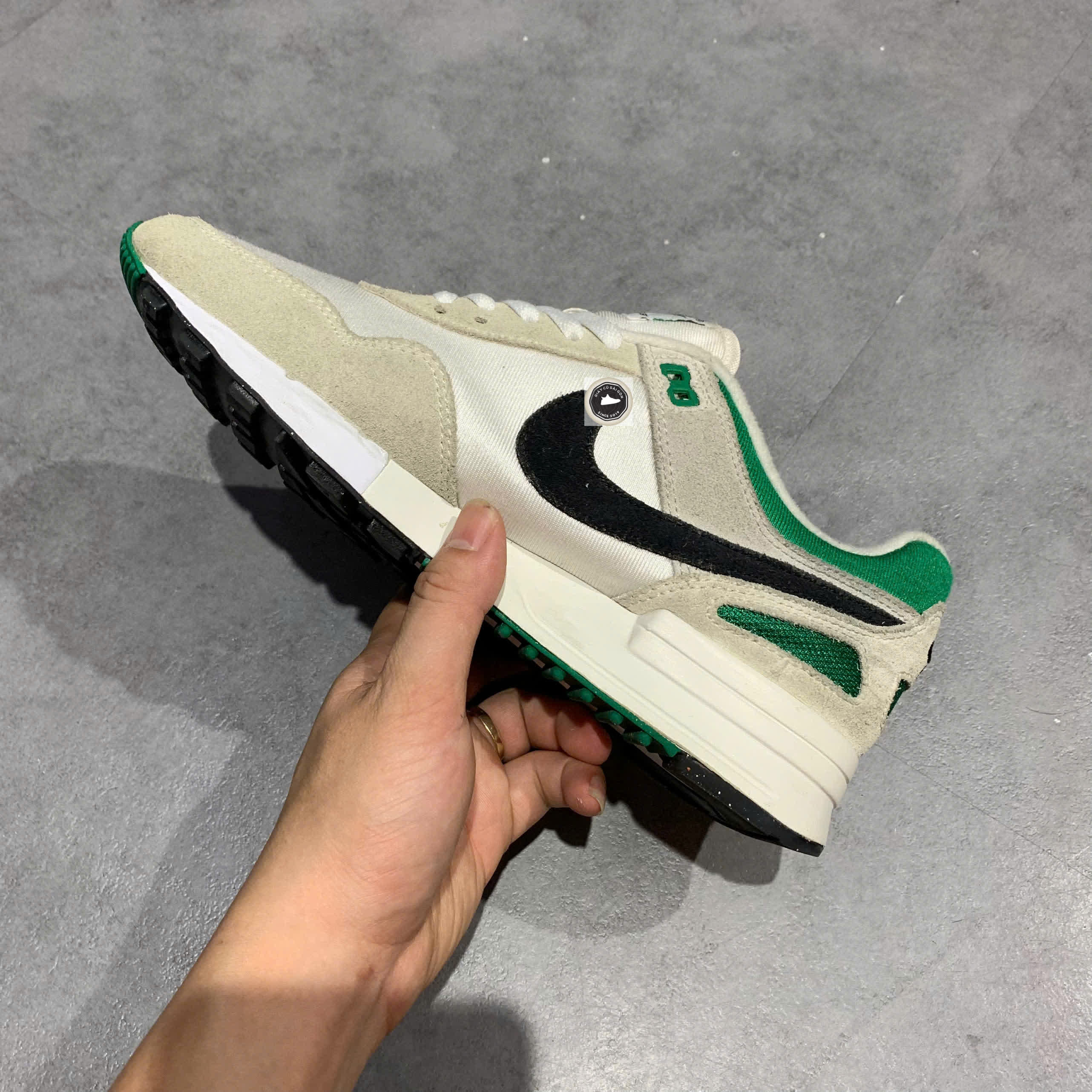 🔥 NIKE AIR PEGASUS 89 ‘WHITE BLACK MALACHITE’ – SIZE 40 – PVN23321 – CHÍNH HÃNG