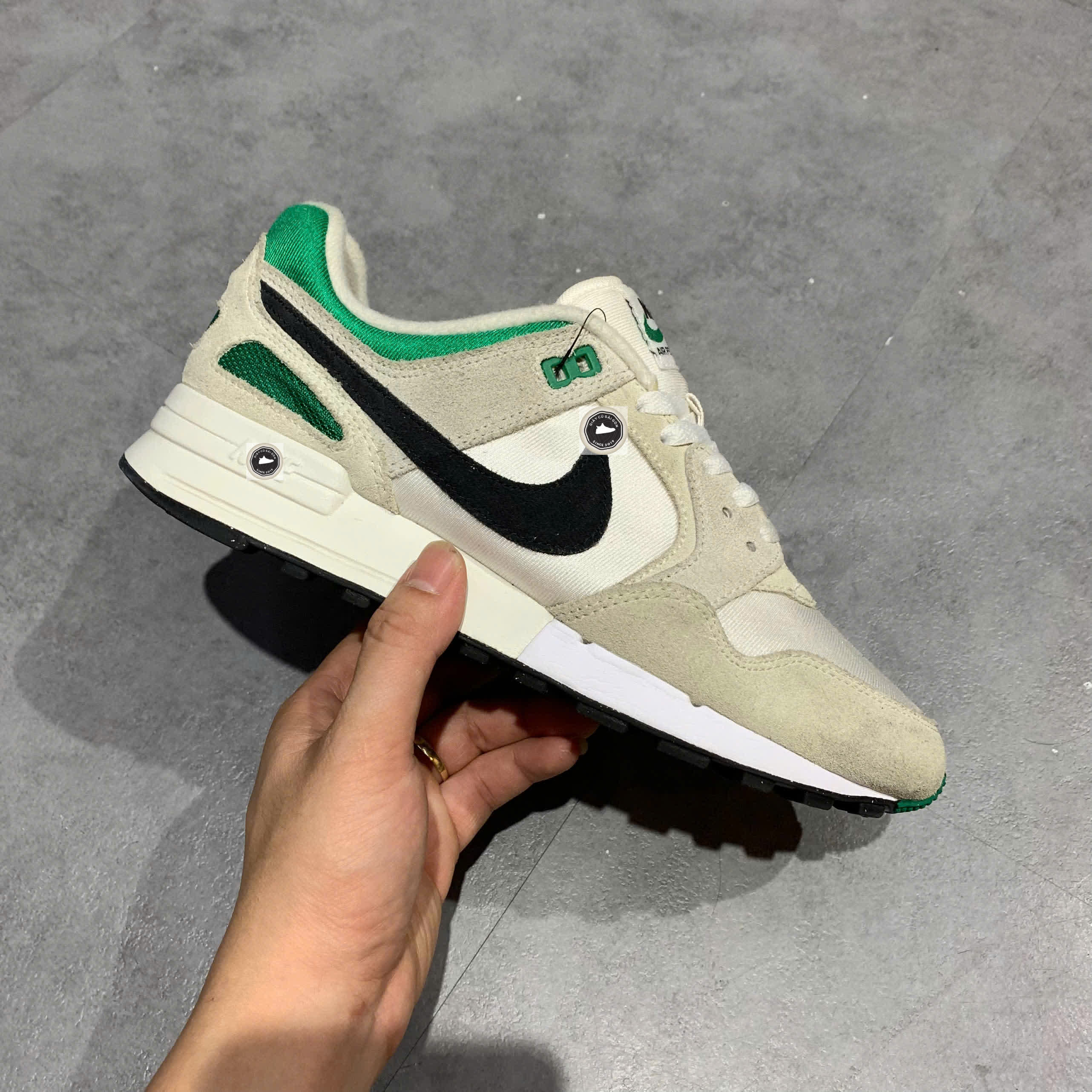 🔥 NIKE AIR PEGASUS 89 ‘WHITE BLACK MALACHITE’ – SIZE 40 – PVN23321 – CHÍNH HÃNG
