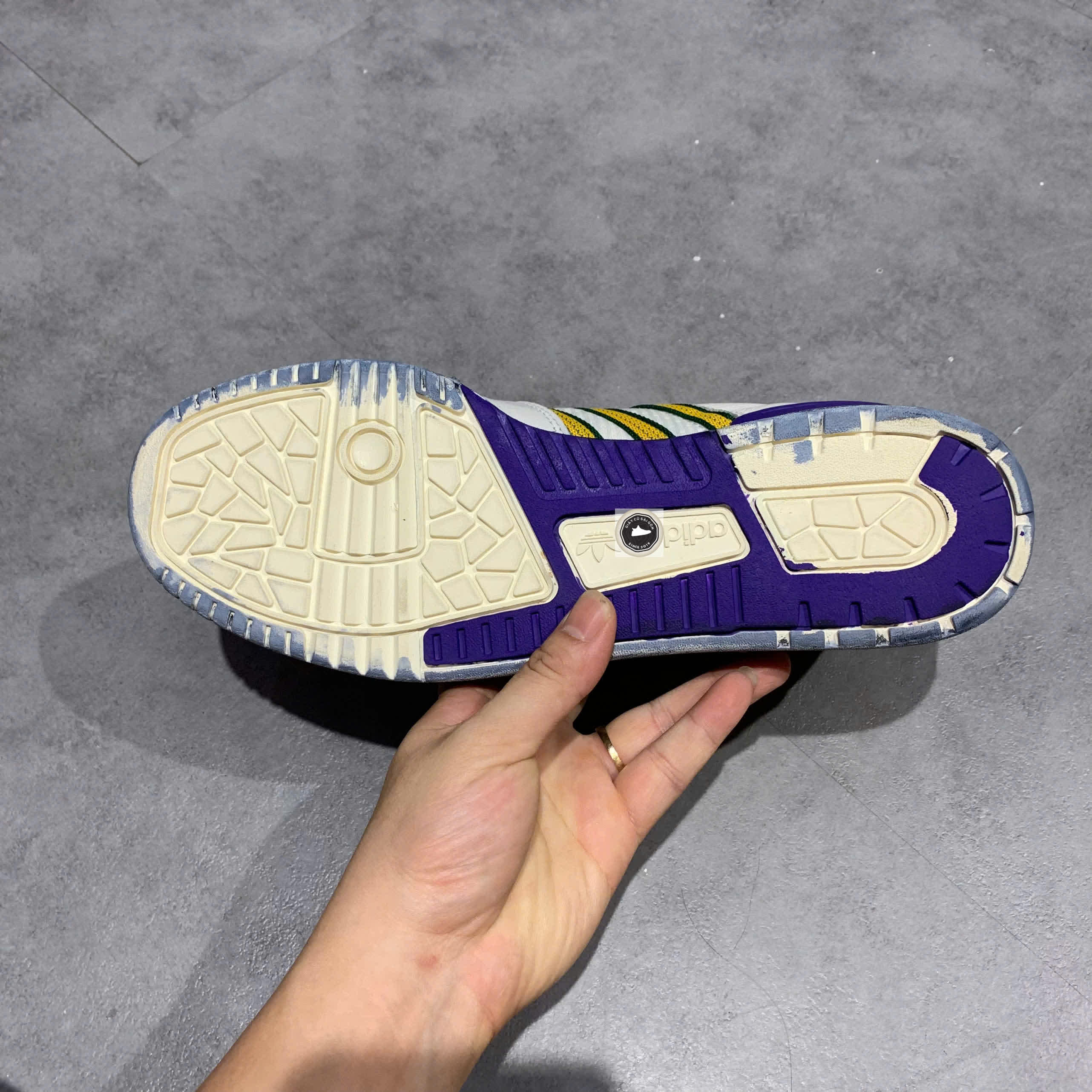 🔥 ADIDAS ORIGINALS RIVALRY LOW 86 ‘CRYSTAL WHITE / ENERGY INK / BOLD GOLD’ – SIZE 42 2/3 – PVN23617 – CHÍNH HÃNG