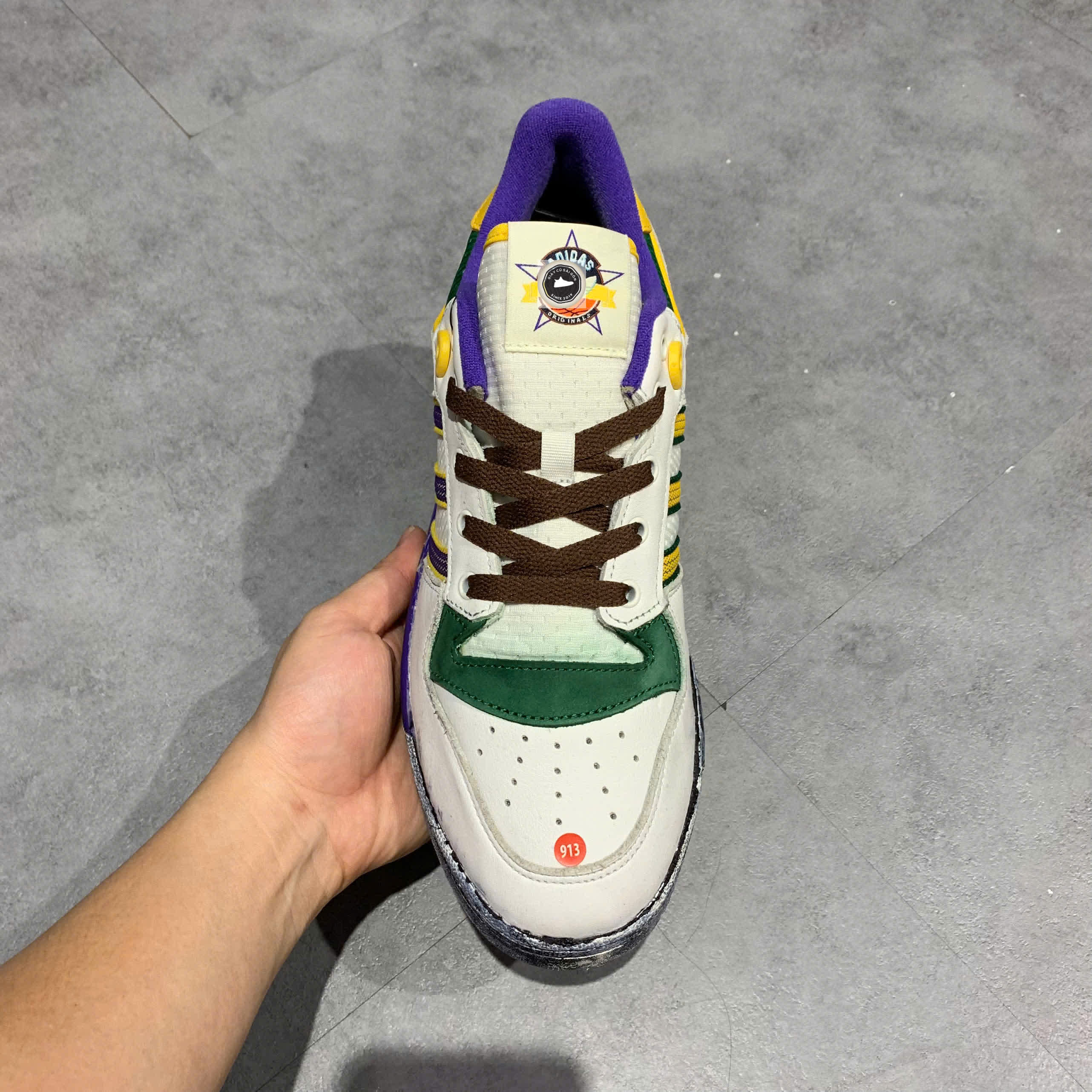 🔥 ADIDAS ORIGINALS RIVALRY LOW 86 ‘CRYSTAL WHITE / ENERGY INK / BOLD GOLD’ – SIZE 42 2/3 – PVN23617 – CHÍNH HÃNG