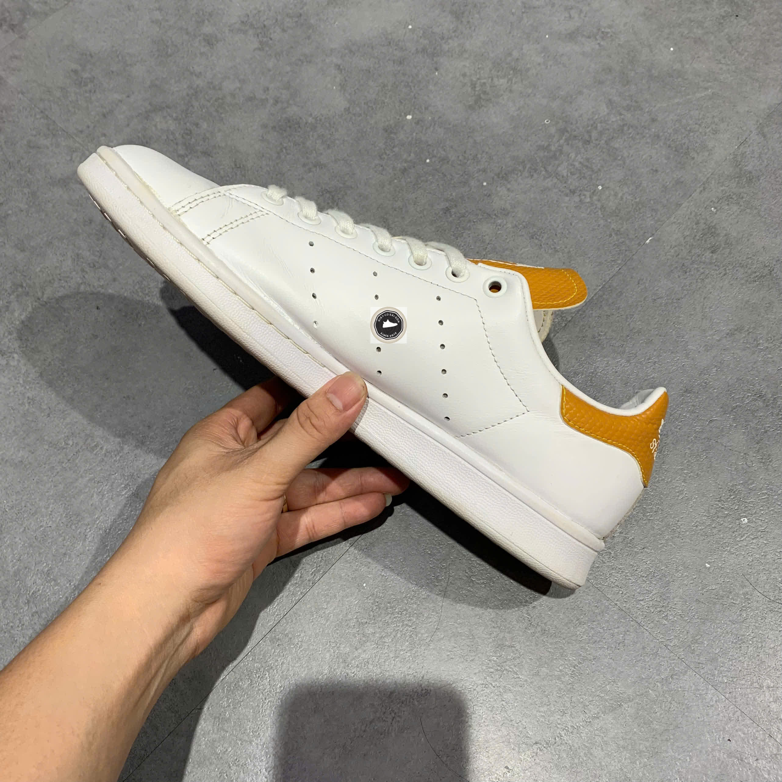 🔥 ADIDAS STAN SMITH ‘SNAKESKIN LEGACY GOLD YELLOW’ – SIZE 43 1/3 – PVN23478 – CHÍNH HÃNG