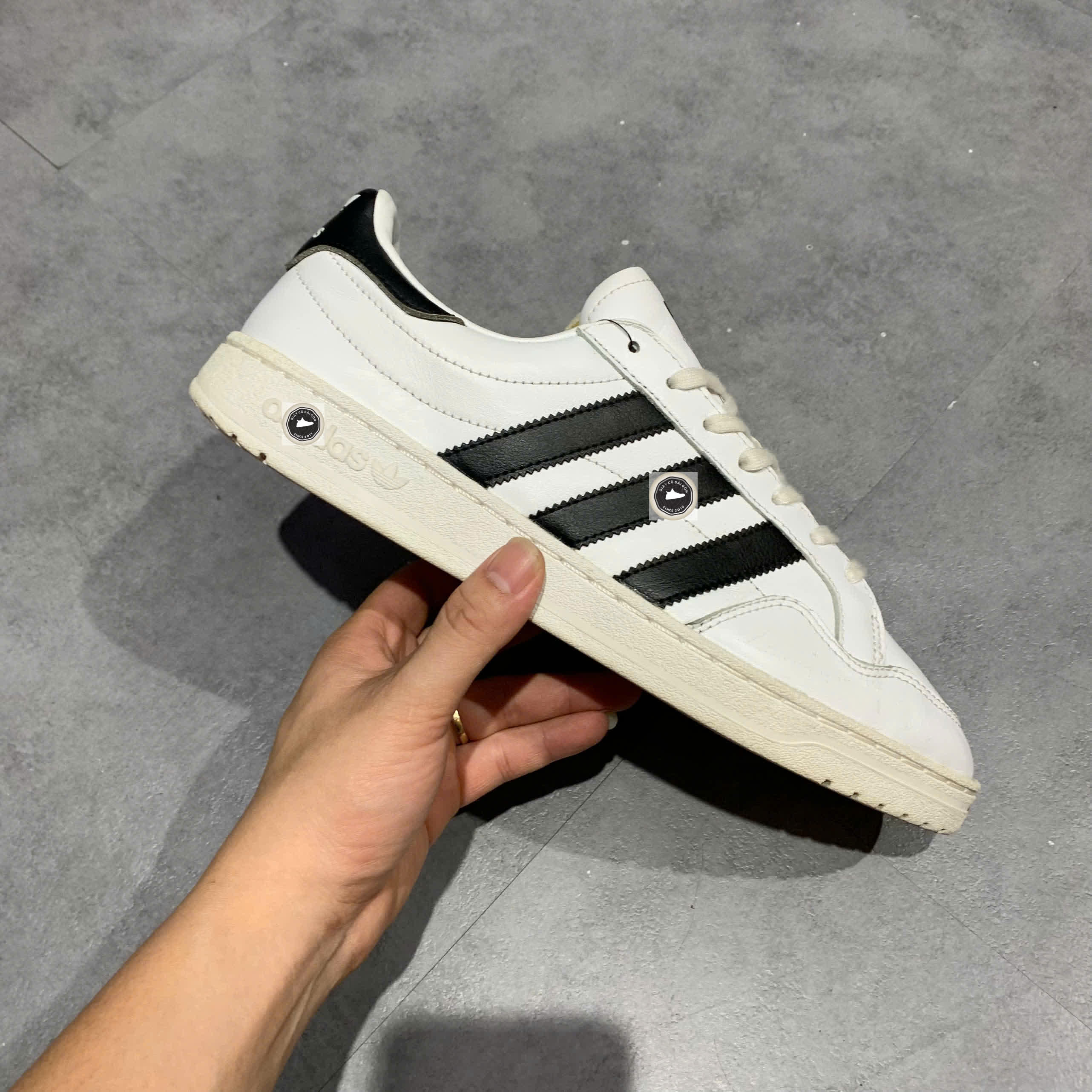🔥 ADIDAS TEAM COURT ‘CLOUD WHITE’ – SIZE 43 1/3 – PVN23644 – CHÍNH HÃNG