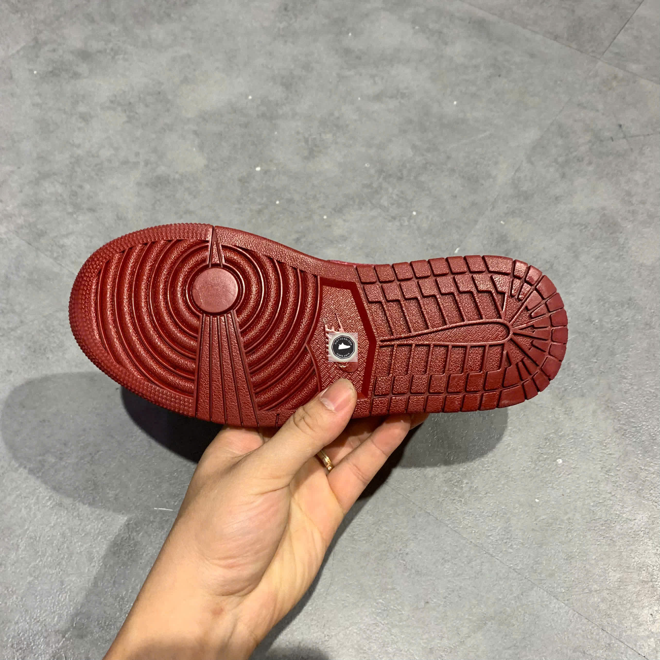 🔥 NIKE AIR JORDAN 1 MID “REVERSE CHICAGO” – SIZE 36.5 – PVN23685 – CHÍNH HÃNG