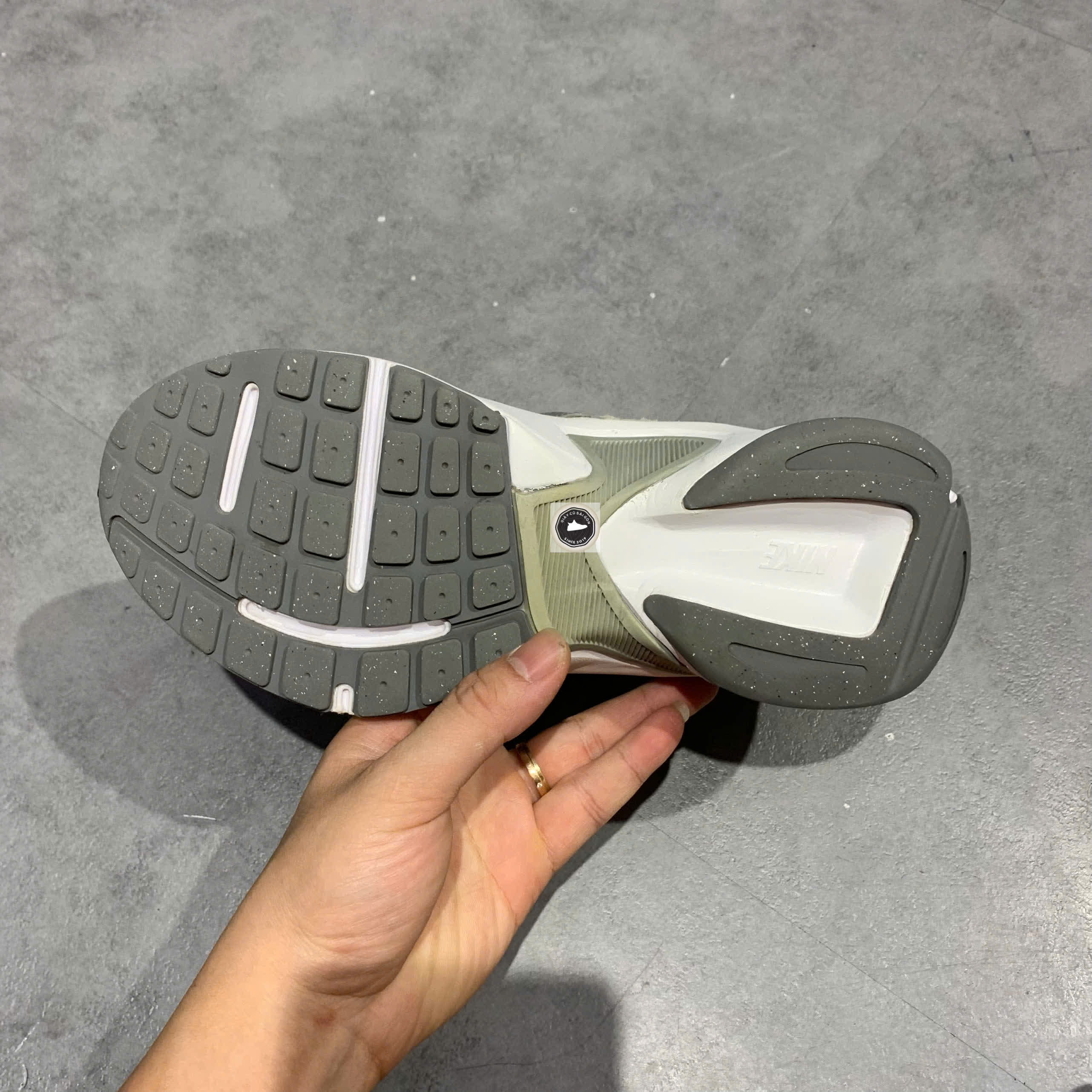 🔥 NIKE AL8 “WHITE/SMOKE GREY/BLACK/METALLIC SILVER” – SIZE 36.5 – PVN23968 – CHÍNH HÃNG