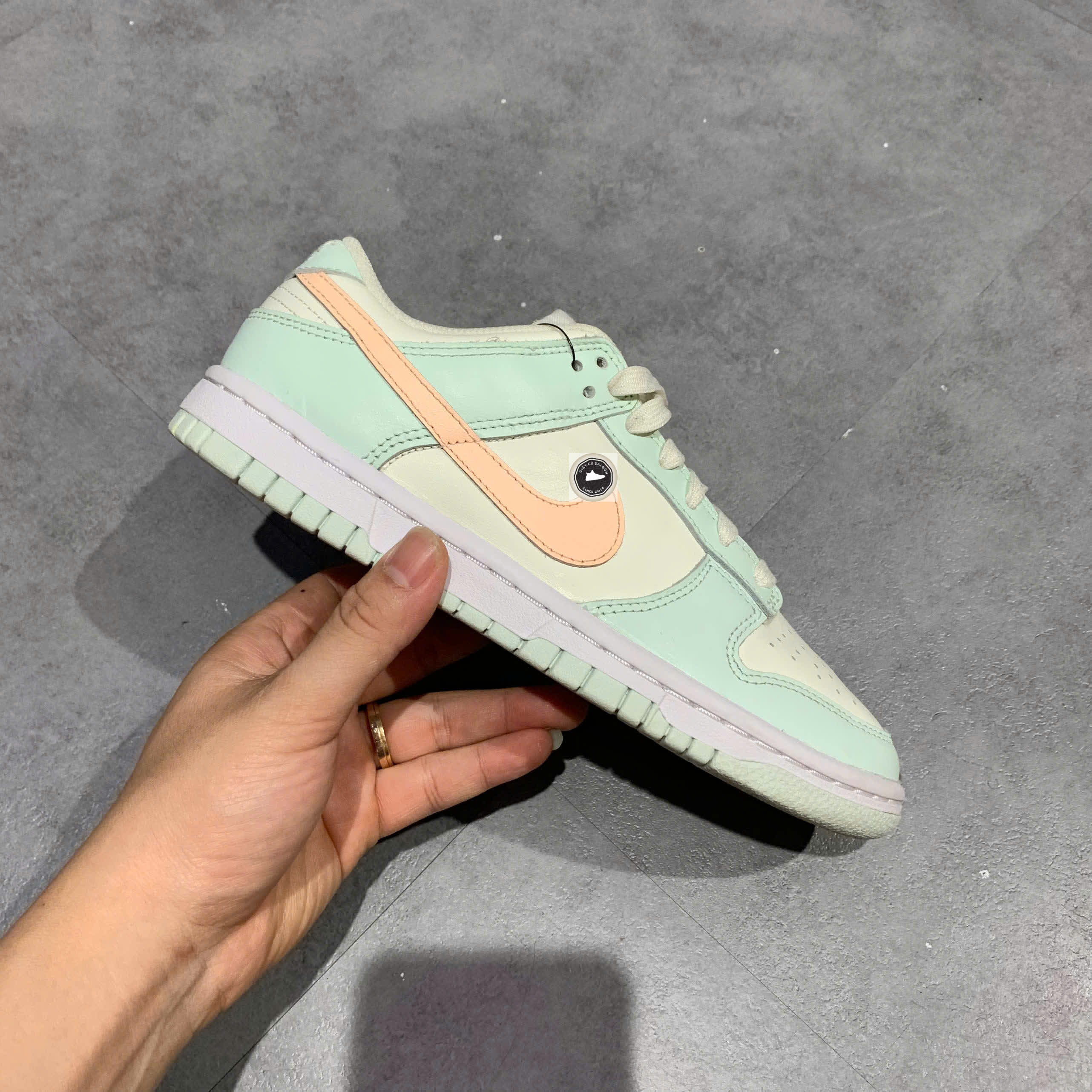 🔥 NIKE DUNK LOW “BARELY GREEN” – SIZE 36.5 – PVN23770 – CHÍNH HÃNG