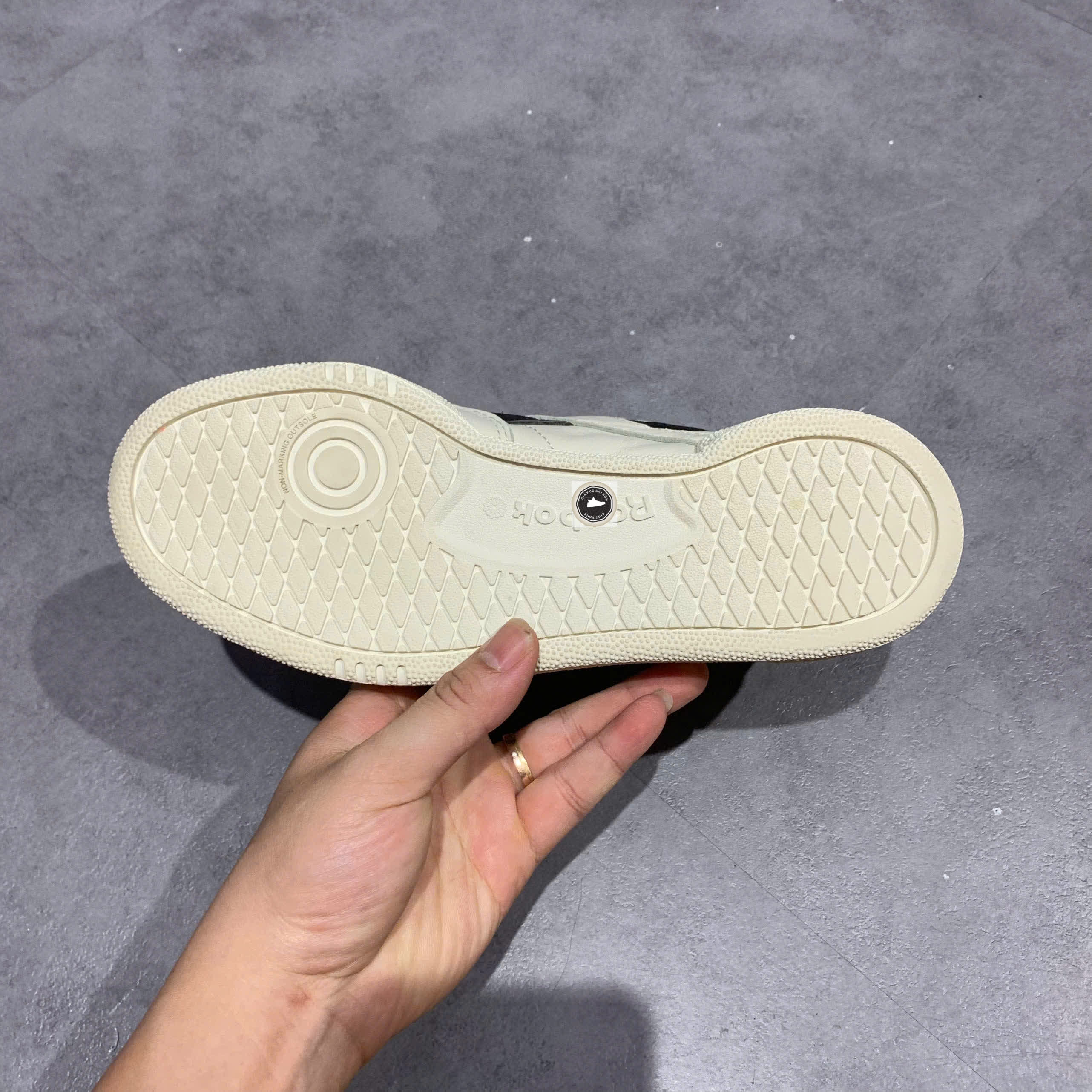 🔥 REEBOK CLASSIC LEATHER – SIZE 36.5 – PVN23870 – CHÍNH HÃNG