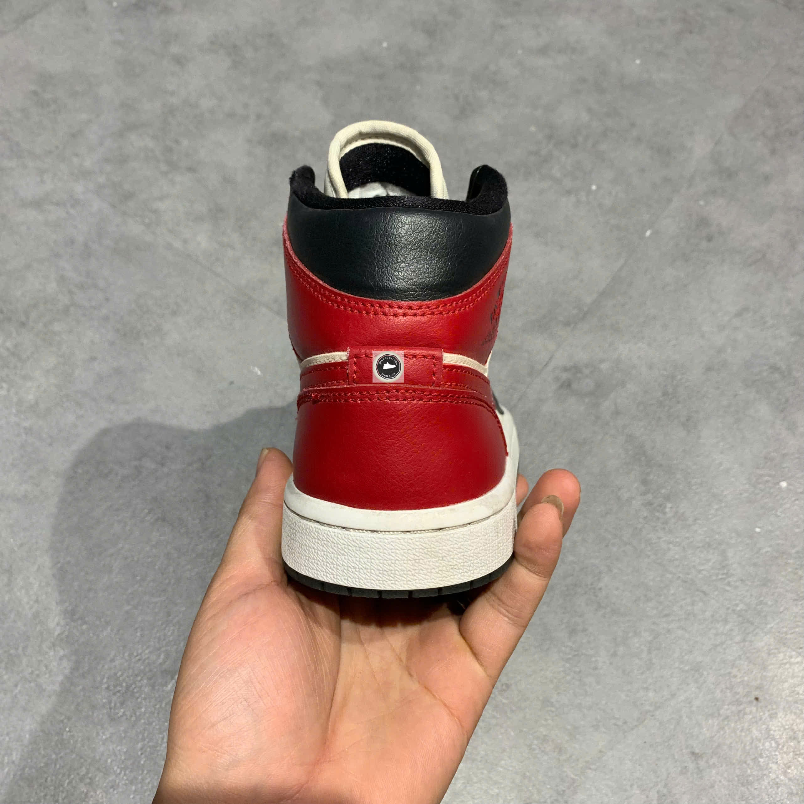 🔥 NIKE AIR JORDAN 1 MID “BLACK TOE” – SIZE 36 – PVN23871 – CHÍNH HÃNG