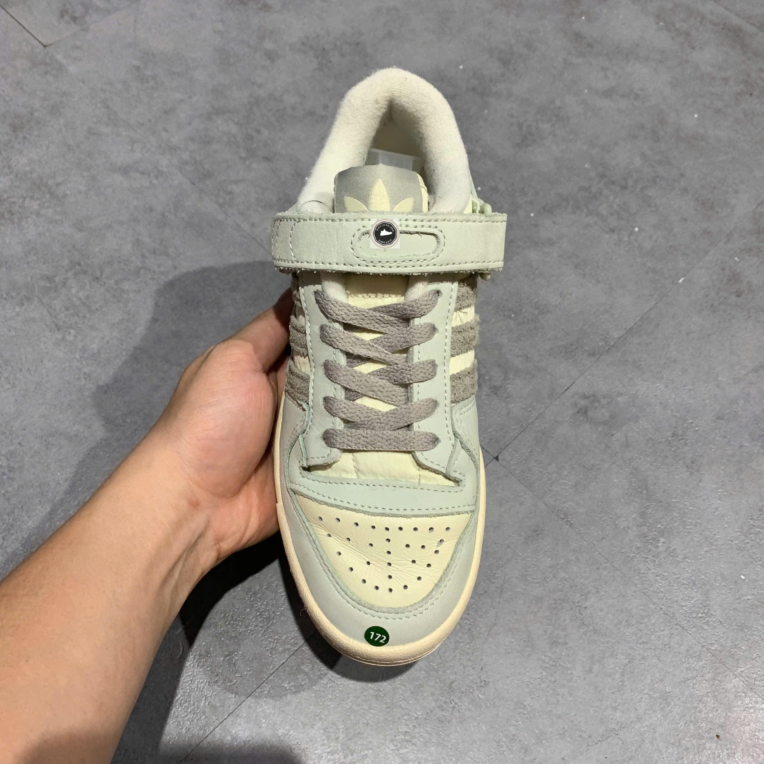 🔥 ADIDAS FORUM 84 LOW “LINEN GREEN / CREAM WHITE / METAL GREY” – SIZE 36 2/3 – PVN23725 – CHÍNH HÃNG