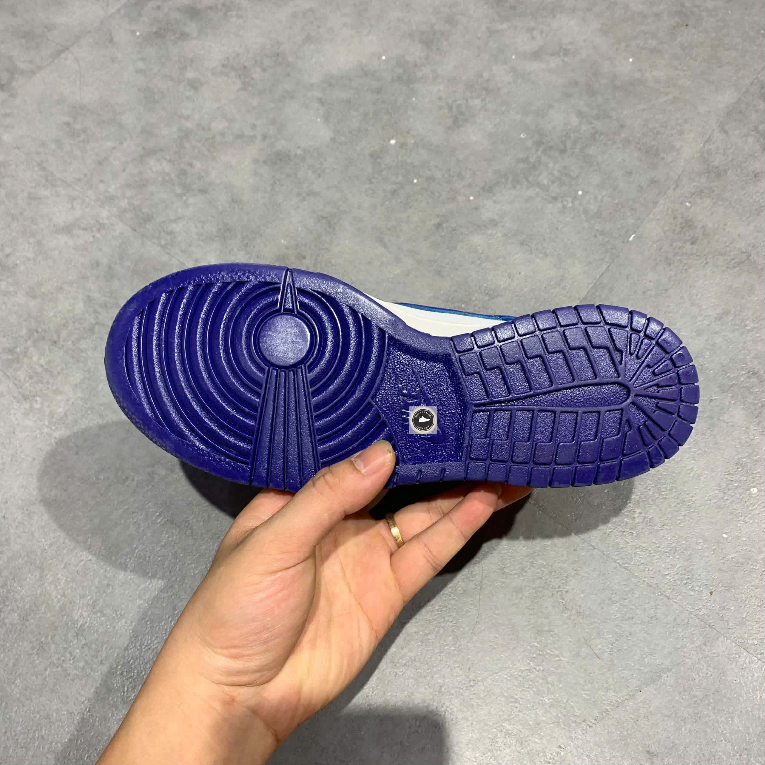 🔥 NIKE DUNK LOW “CONCORD” – SIZE 36 – PVN23745 – CHÍNH HÃNG