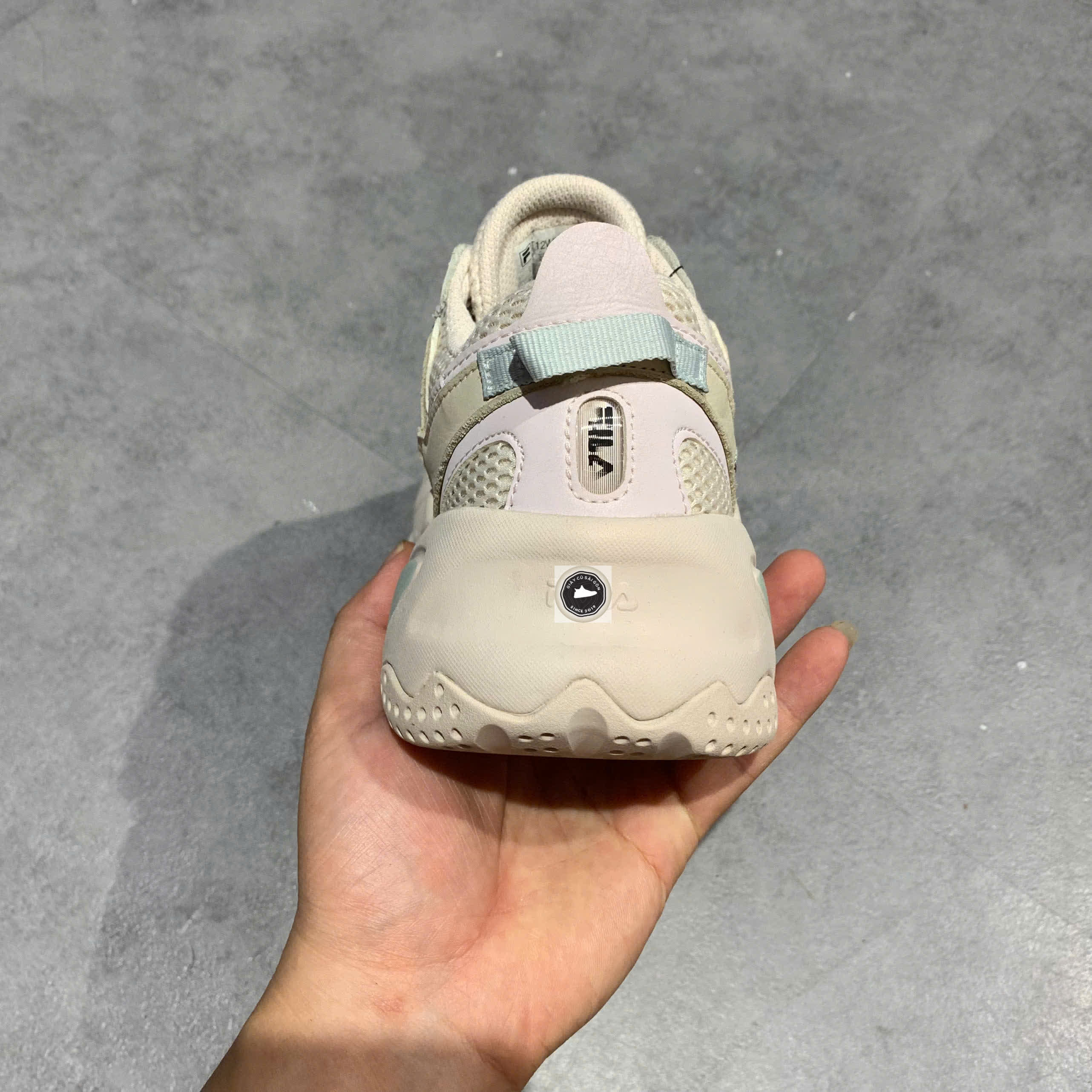 🔥 FILA FUSION ADE MARATHON RUNNING SHOES “BEIGE WHITE” – SIZE 36 – PVN23751 – CHÍNH HÃNG