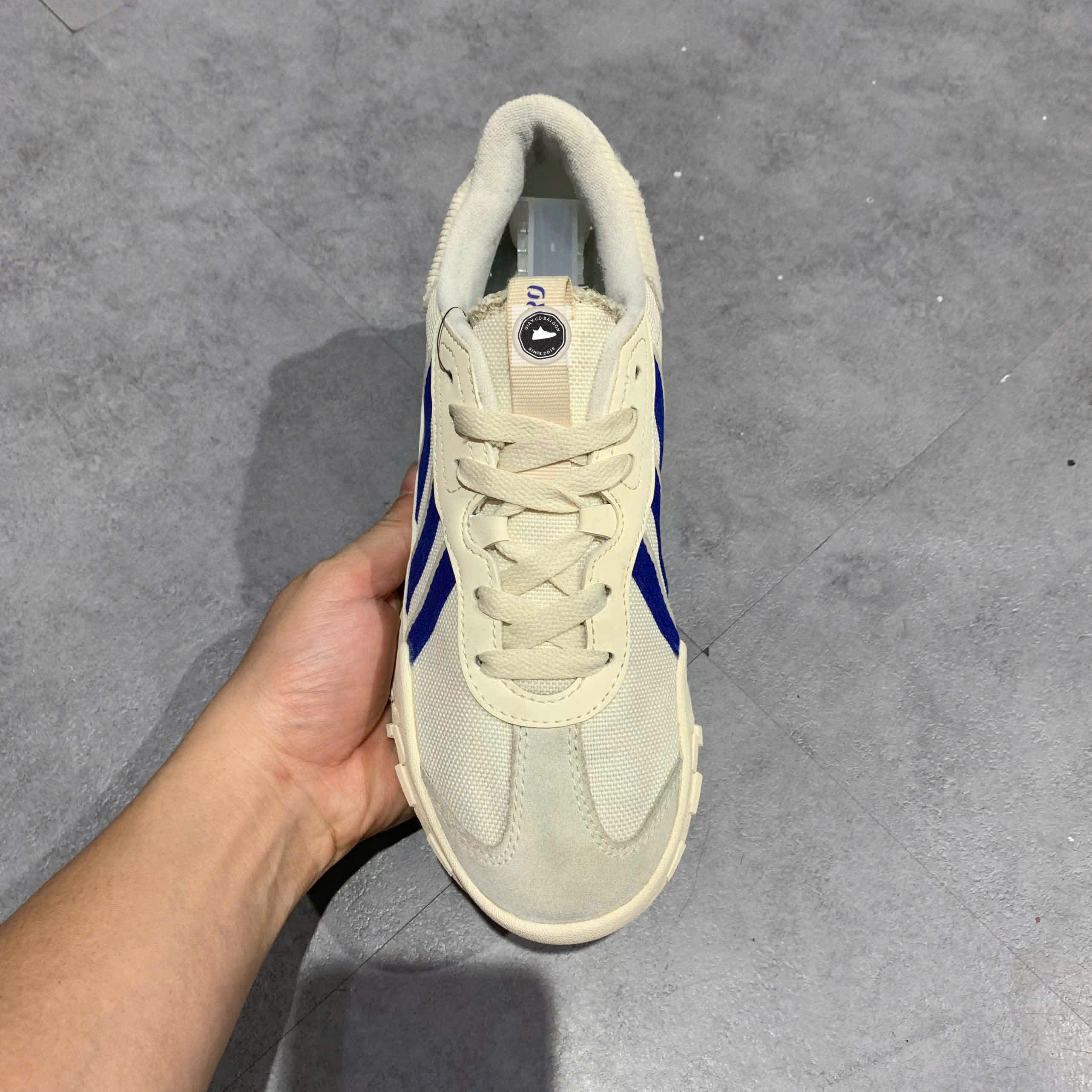 🔥 ADIDAS NEO FUTRO MIXR “WHITE/BLUE” – SIZE 36 2/3 – PVN23728 – CHÍNH HÃNG