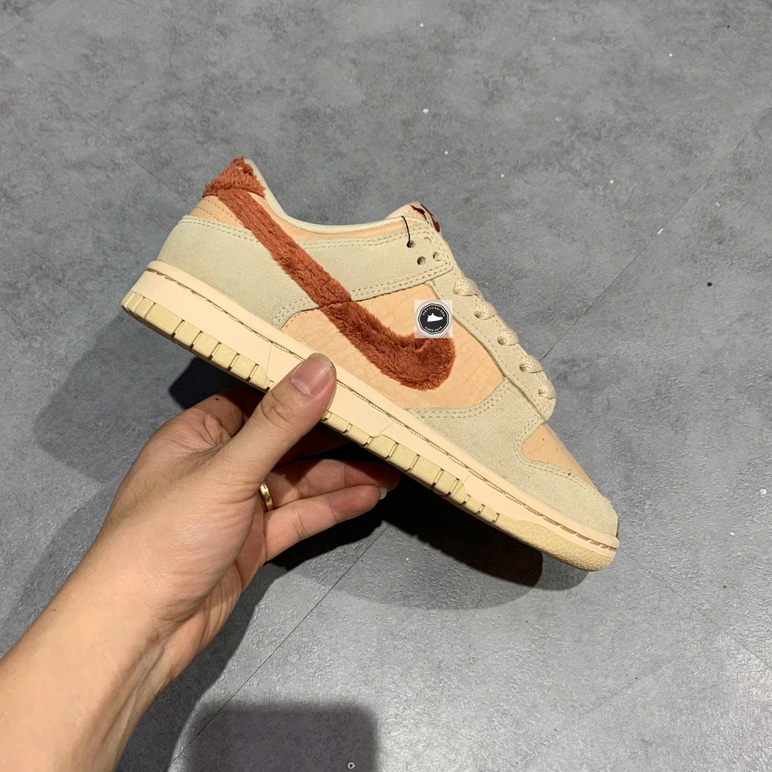🔥 NIKE DUNK LOW “TERRY SWOOSH” – SIZE 36 – PVN23809 – CHÍNH HÃNG
