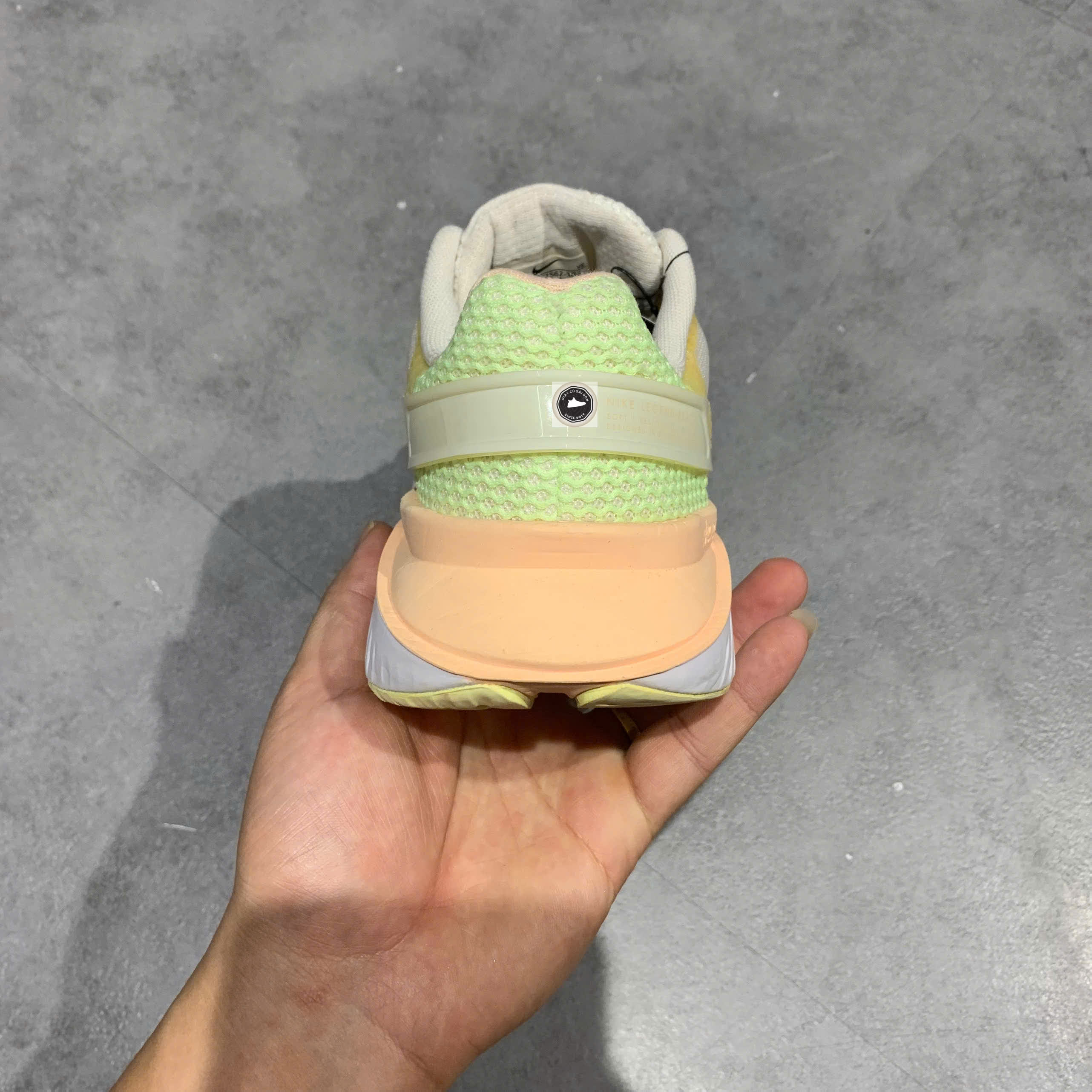 🔥 NIKE LEGEND REACT 3 ‘BARELY VOLT’ – SIZE 37.5 – PVN23927 – CHÍNH HÃNG