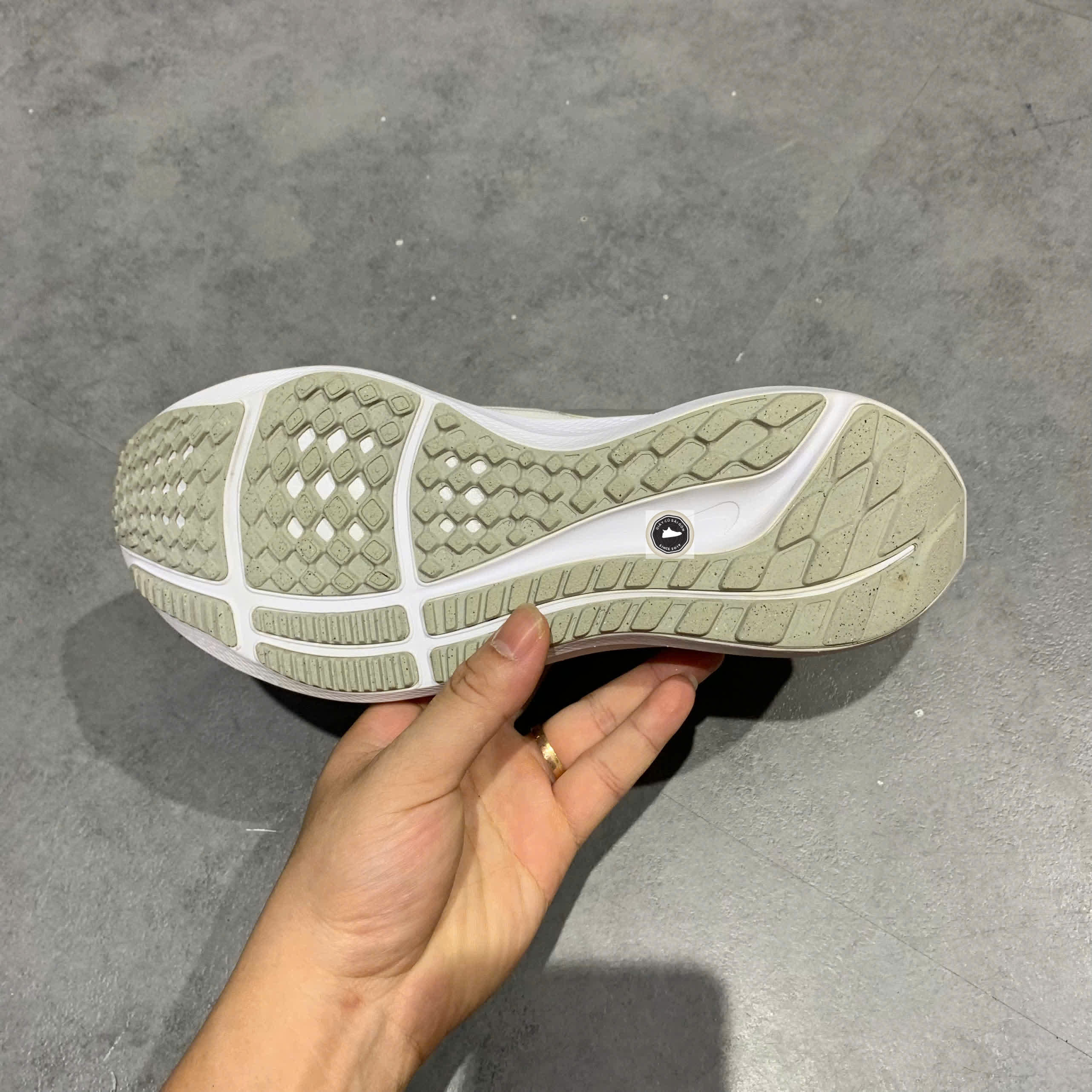 🔥 NIKE AIR ZOOM PEGASUS 39 ‘WHITE PURE PLATINUM’ – SIZE 38.5 – PVN23719 – CHÍNH HÃNG