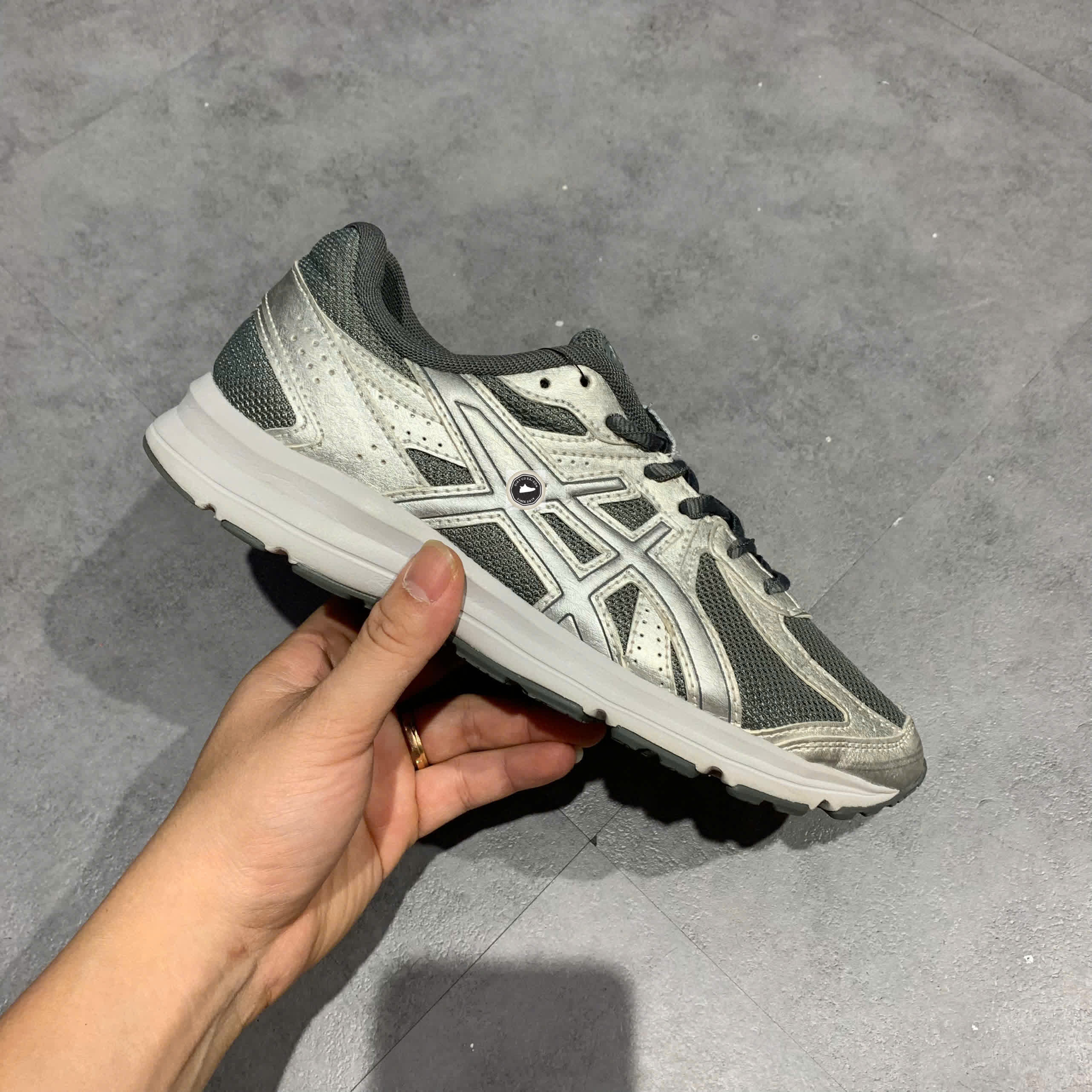 🔥 ASICS JOG 100 S ‘GLACIER GREY / PURE SILVER’ – SIZE 38 – PVN23905 – CHÍNH HÃNG