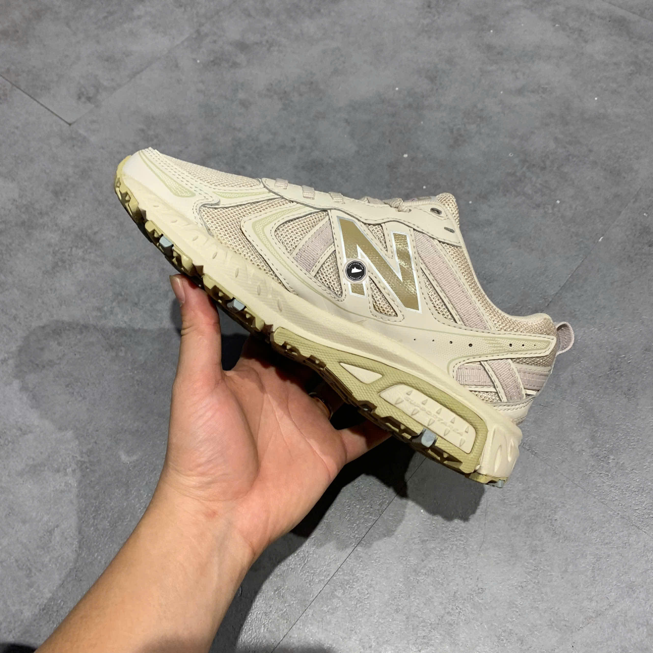 🔥 NEW BALANCE 410v5 ‘GREY BEIGE’ – SIZE 38 – PVN23818 – CHÍNH HÃNG