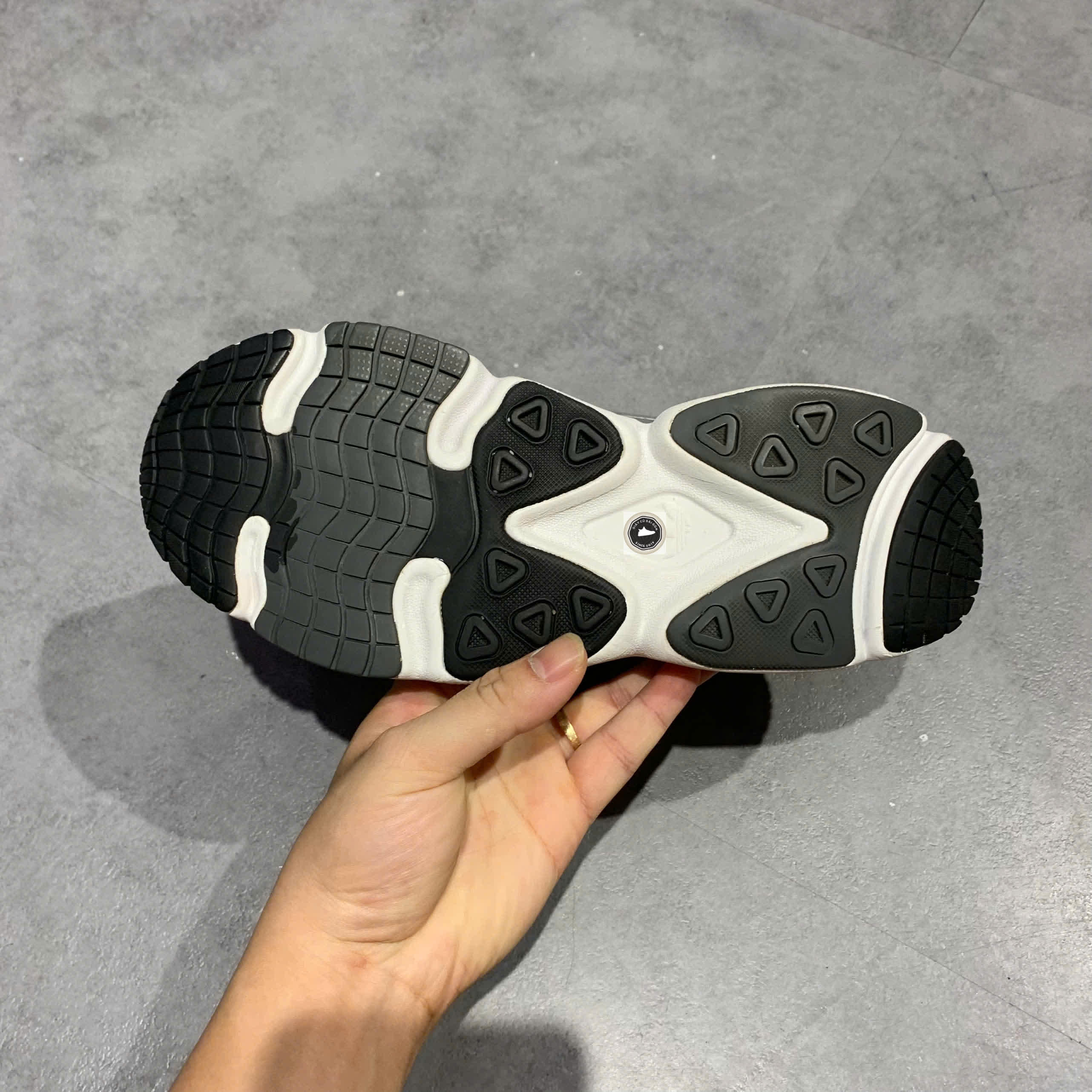 🔥 ADIDAS OZMILLEN SILVER BLACK – IH0370 – SIZE 38 ⅔ – PVN23303 – CHÍNH HÃNG