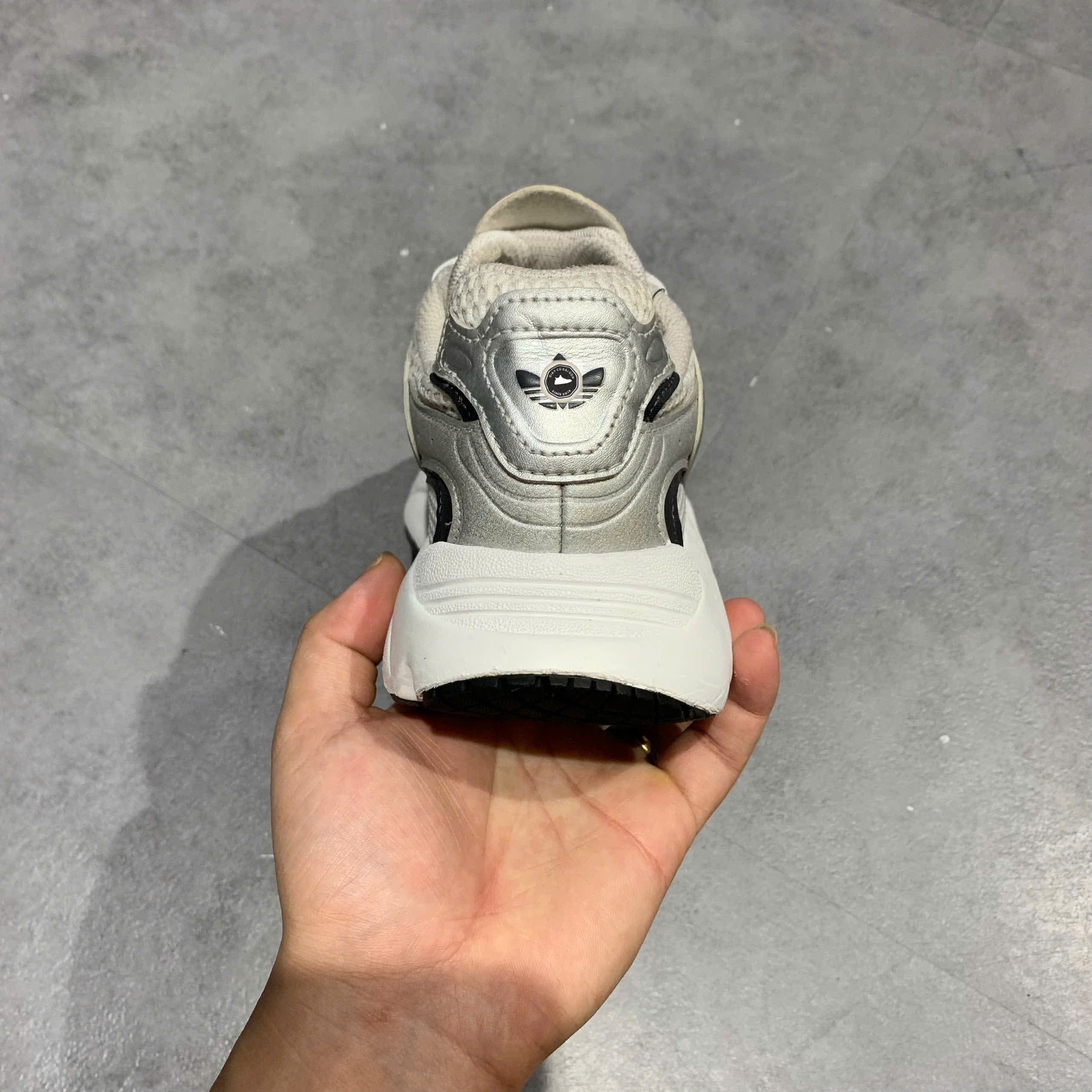 🔥 ADIDAS OZMILLEN SILVER BLACK – IH0370 – SIZE 38 ⅔ – PVN23303 – CHÍNH HÃNG