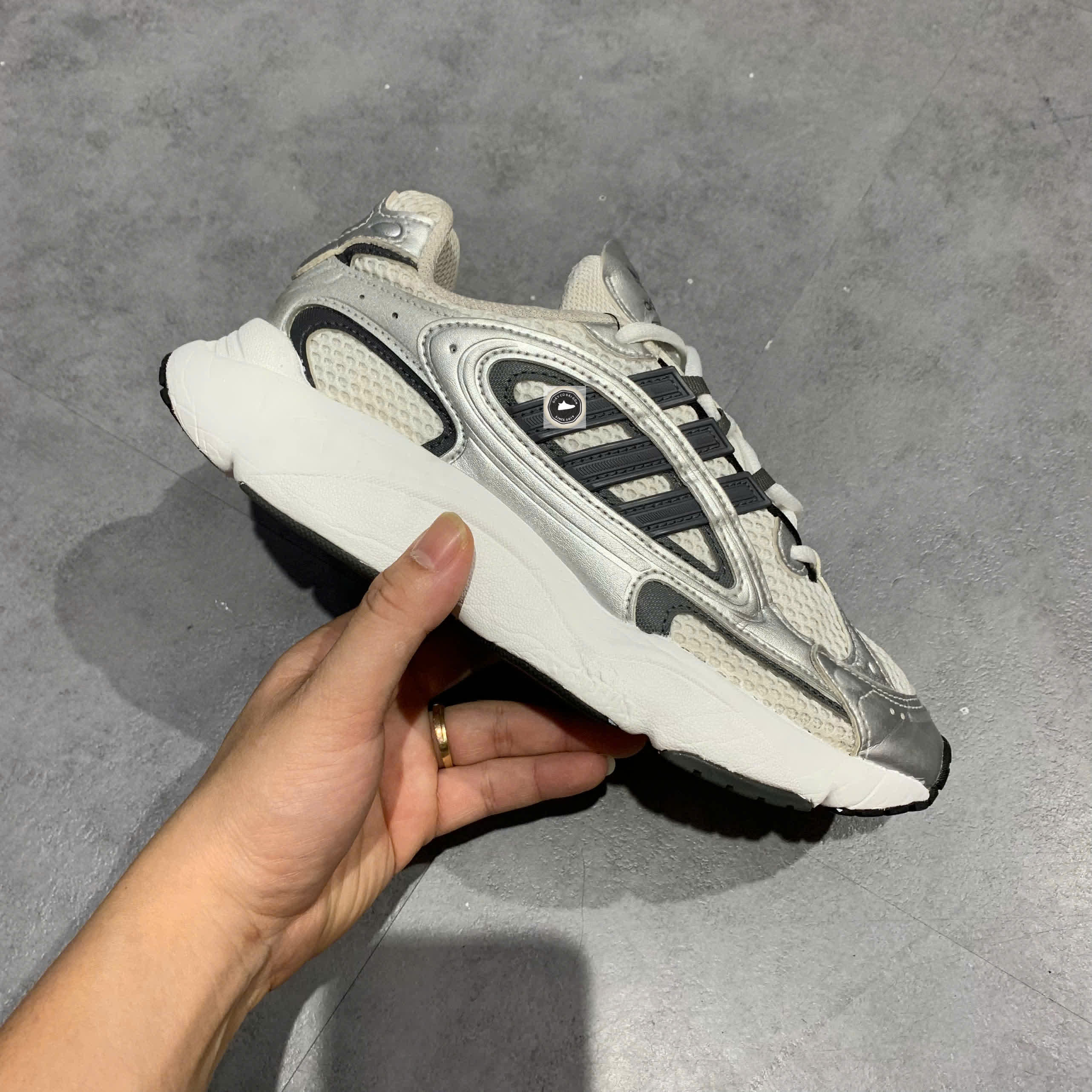 🔥 ADIDAS OZMILLEN SILVER BLACK – IH0370 – SIZE 38 ⅔ – PVN23303 – CHÍNH HÃNG