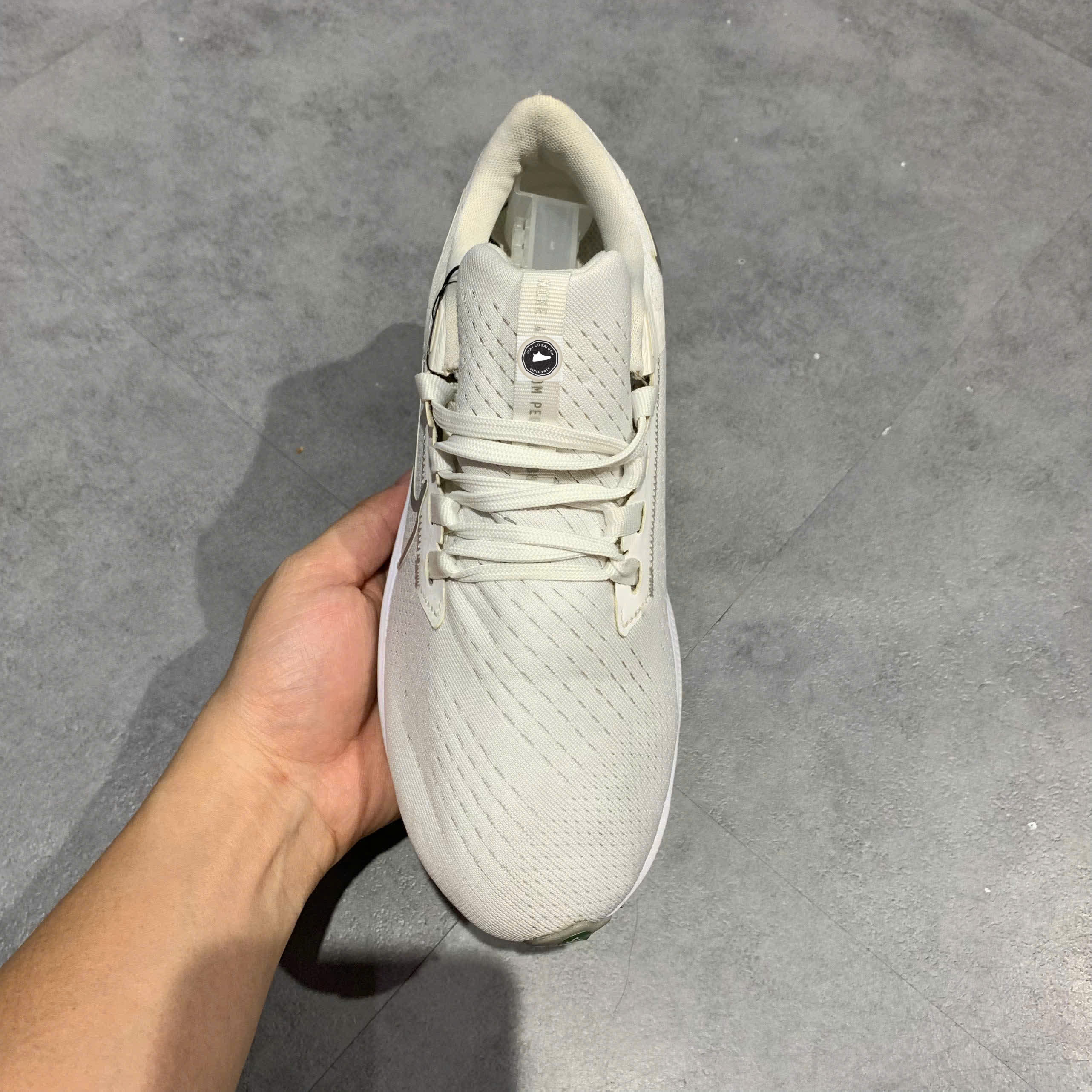 🔥 Nike Air Zoom Pegasus 38 ‘White Metallic Silver’ – SIZE 38 – PVN23887 – CHÍNH HÃNG