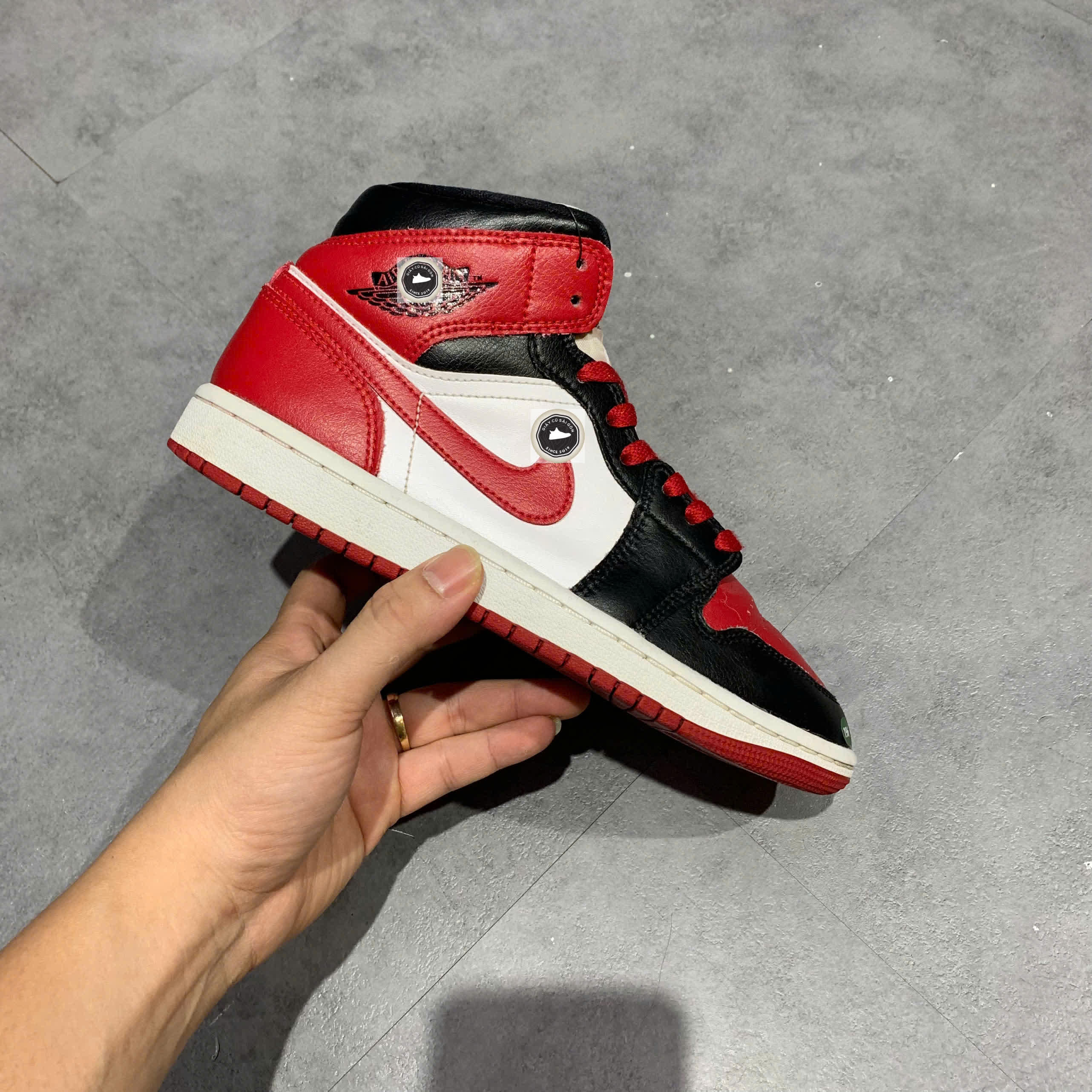 🔥 Jordan 1 Mid Alternate Bred Toe – SIZE 37.5 – PVN23912 – CHÍNH HÃNG