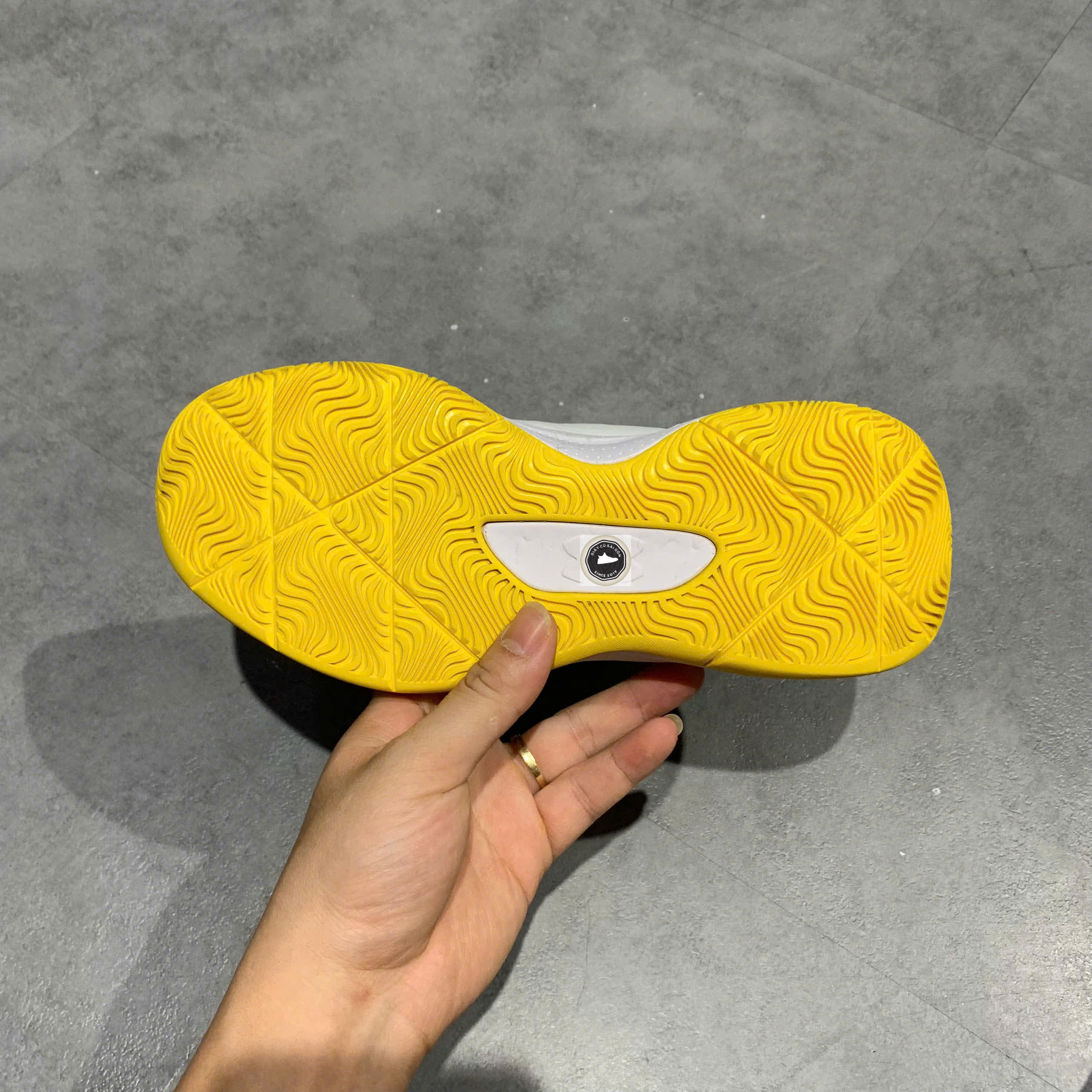 🔥 Giày Under Armour Curry 3Z6 ‘Warriors Home’ 3025090‑103 – SIZE 37.5 – PVN23855 – CHÍNH HÃNG