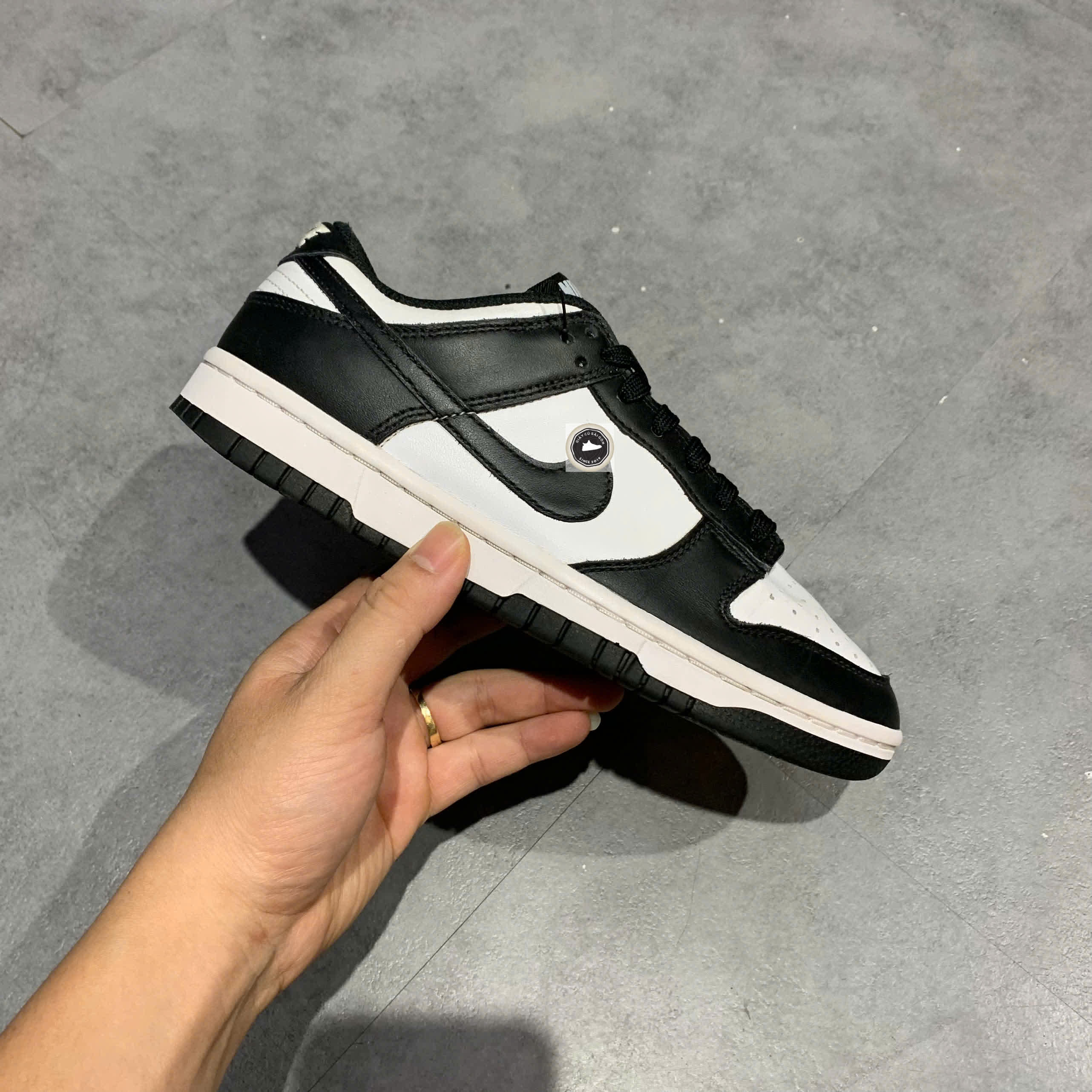 🔥 NIKE DUNK LOW RETRO “PANDA” – SIZE 37.5 – PVN23988 – CHÍNH HÃNG
