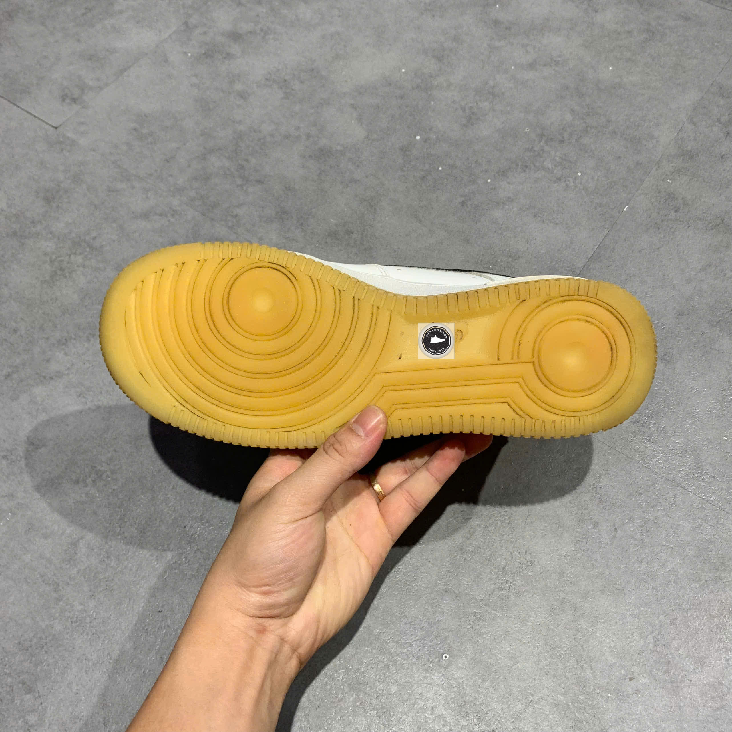 🔥 NIKE AIR FORCE 1 ‘07 LE ‘HAVE A GOOD GAME’ – SIZE 40.5 – PVN24626 – CHÍNH HÃNG